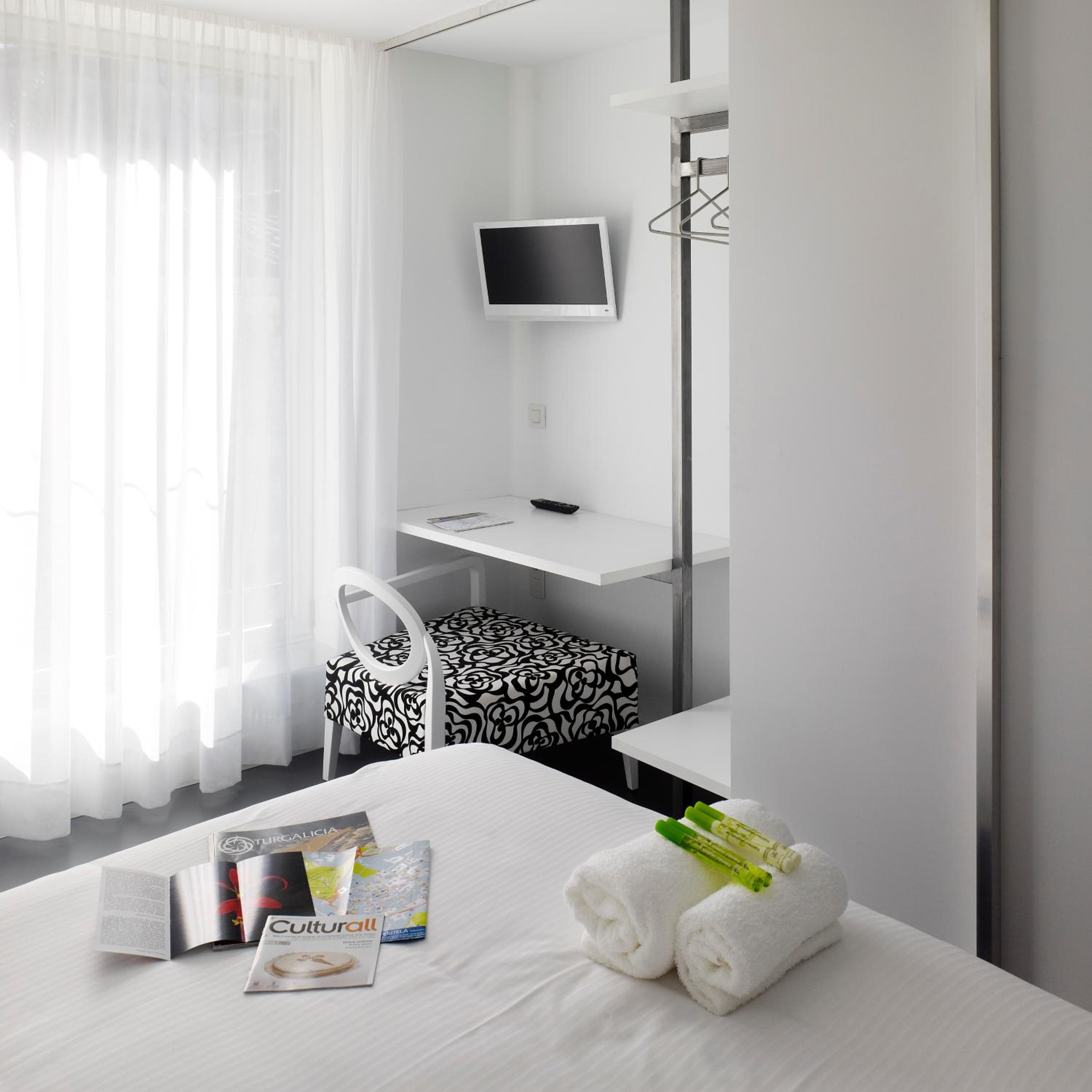 Double or Twin Room - Photo 1