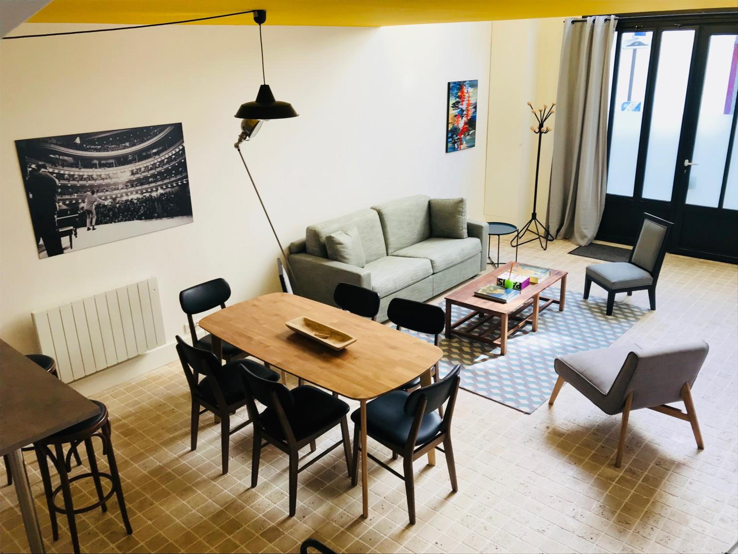 Three-Bedroom Apartment photo 1