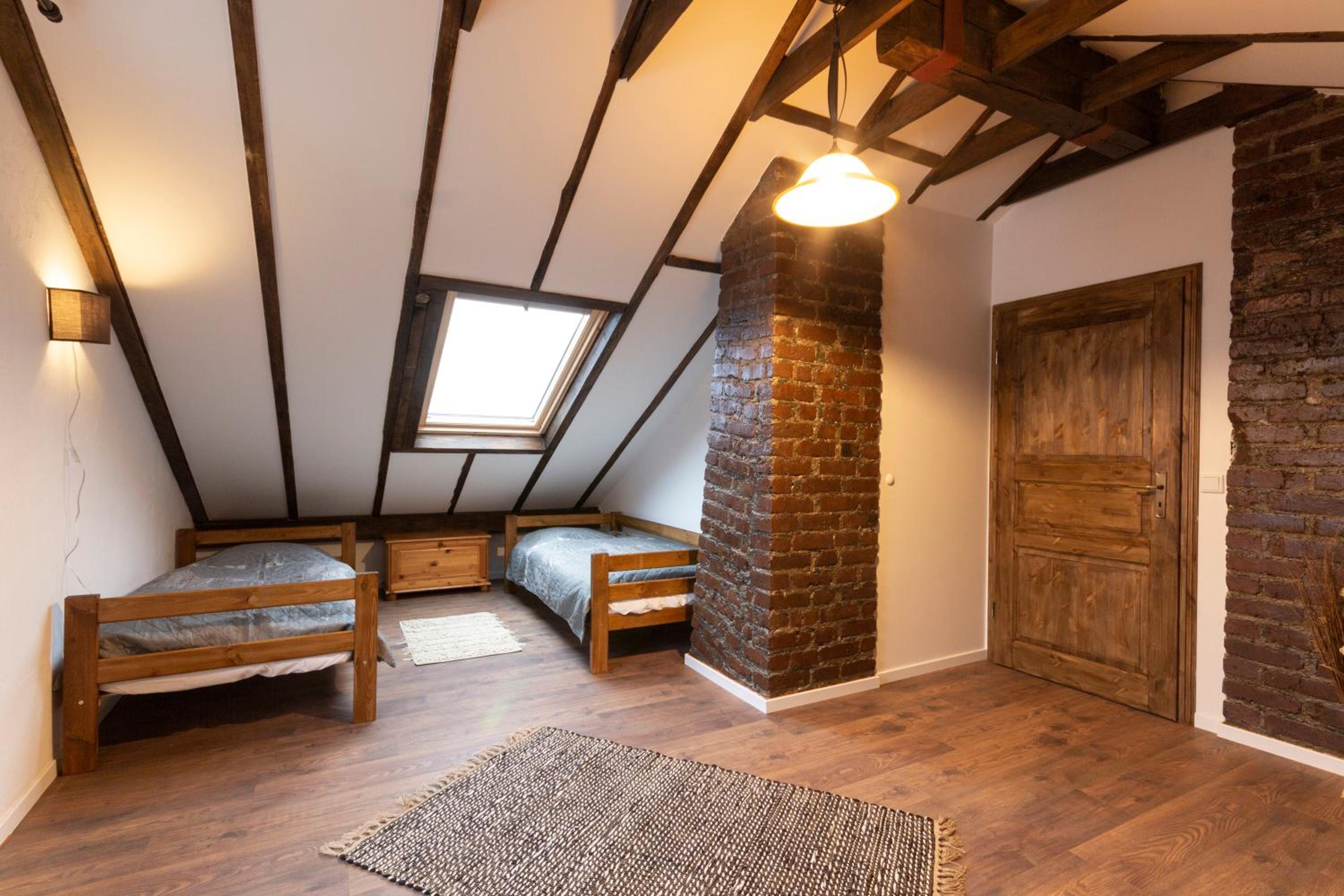 One-Bedroom Apartment - Photo 12