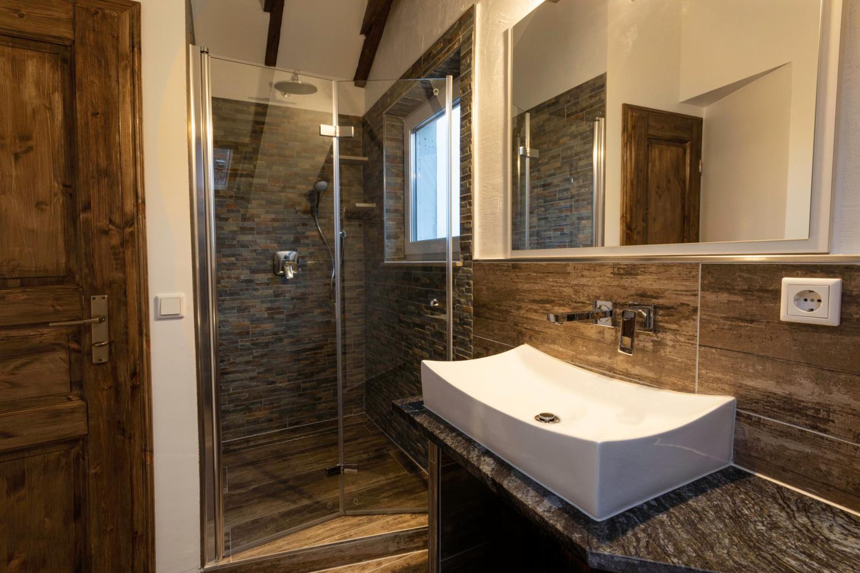 One-Bedroom Apartment - Photo 10