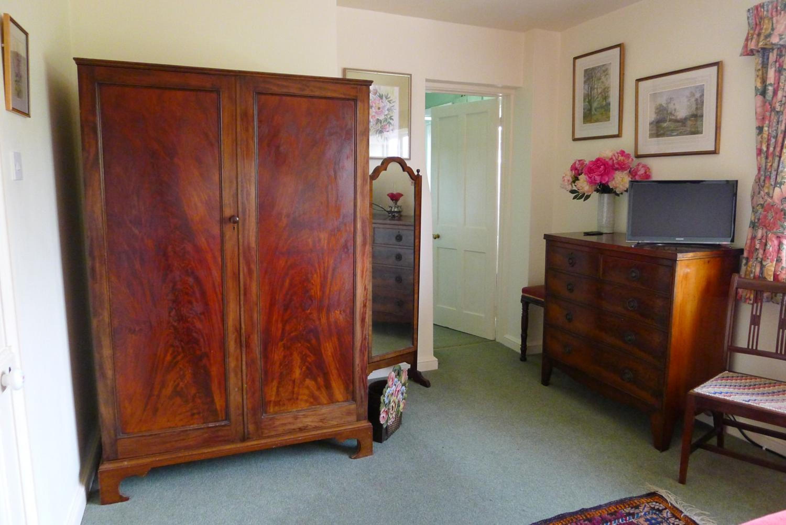 Deluxe Double Room with Shower photo 3