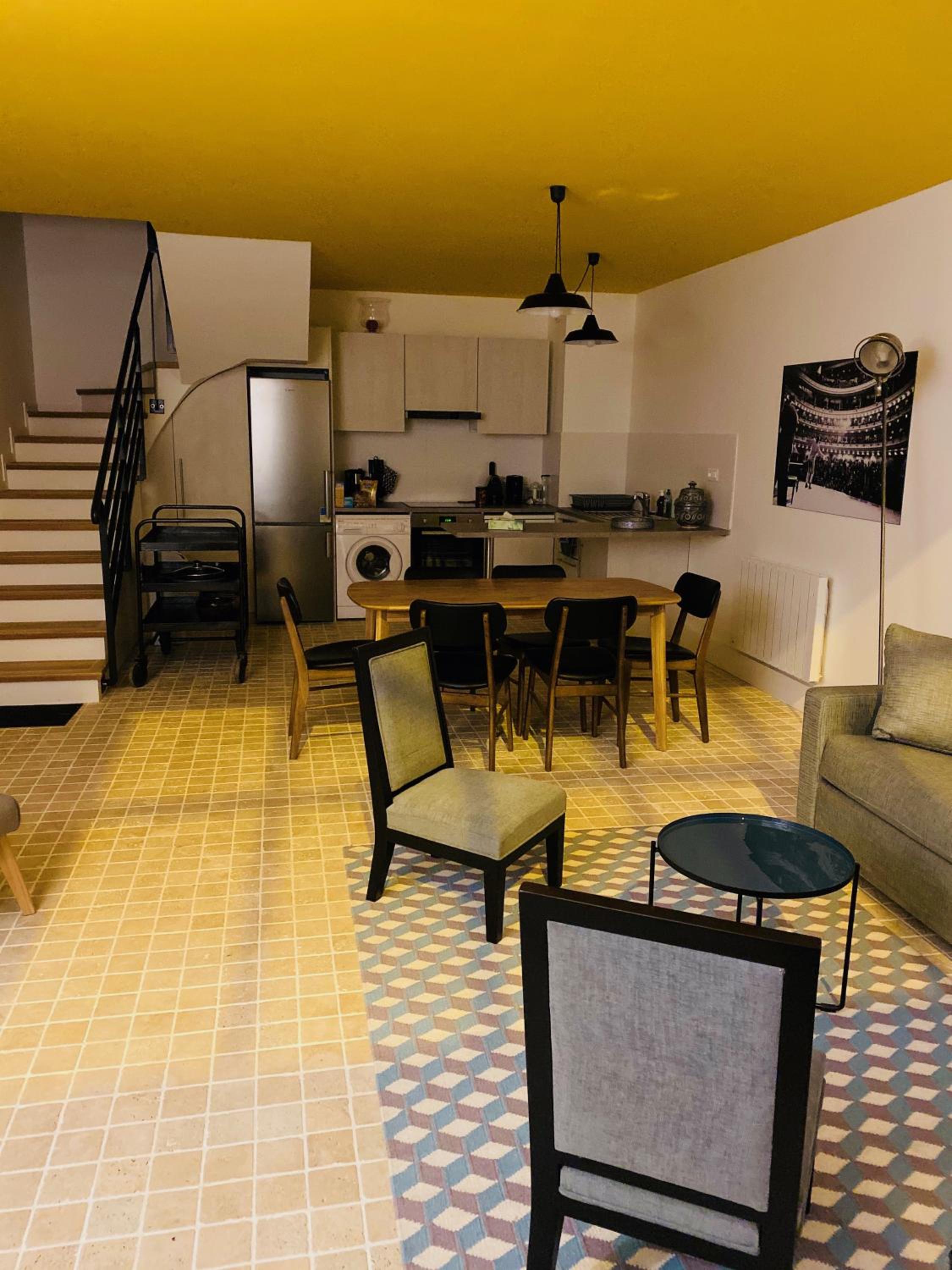 Three-Bedroom Apartment photo 3