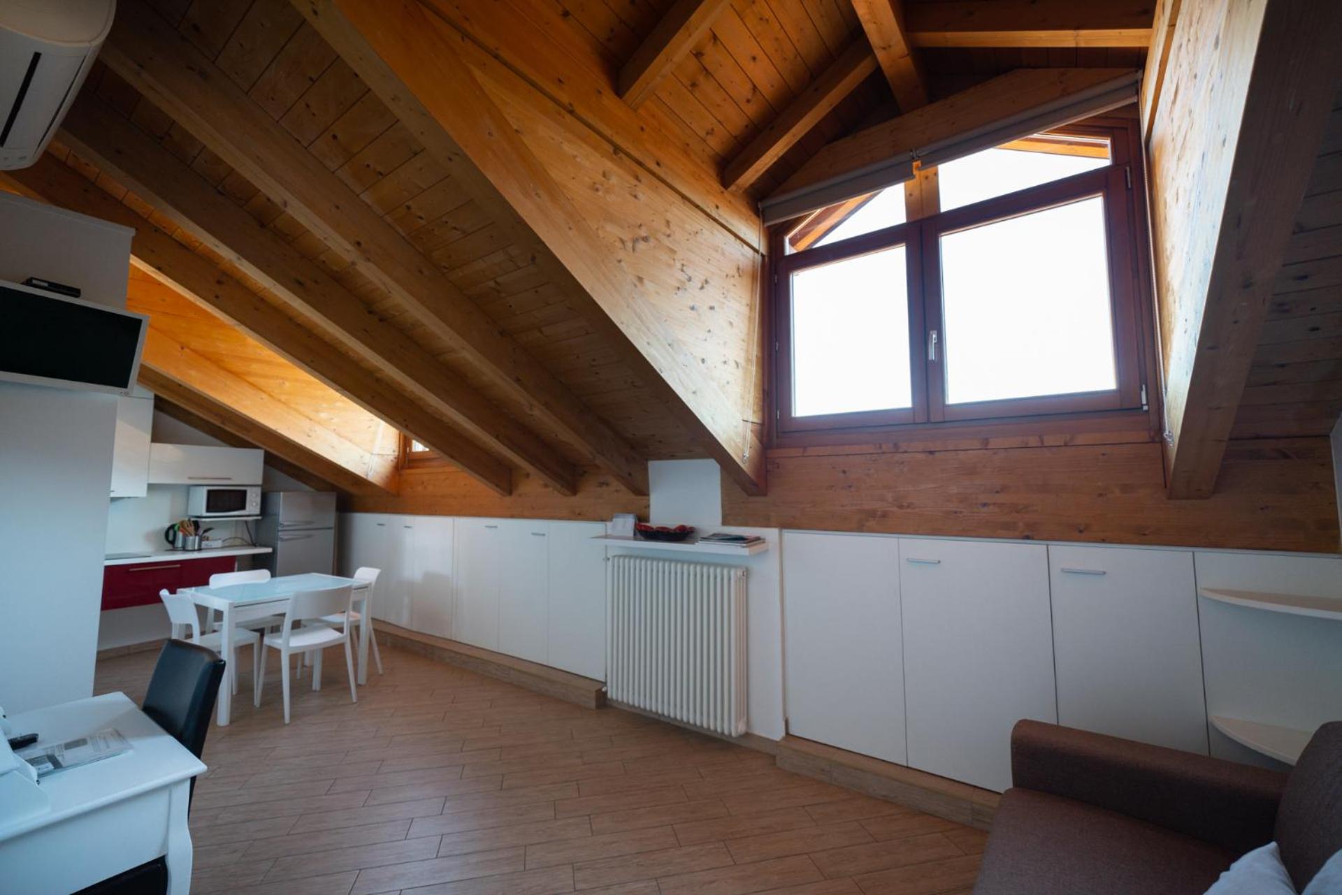 One-Bedroom Apartment - Penthouse  photo 3