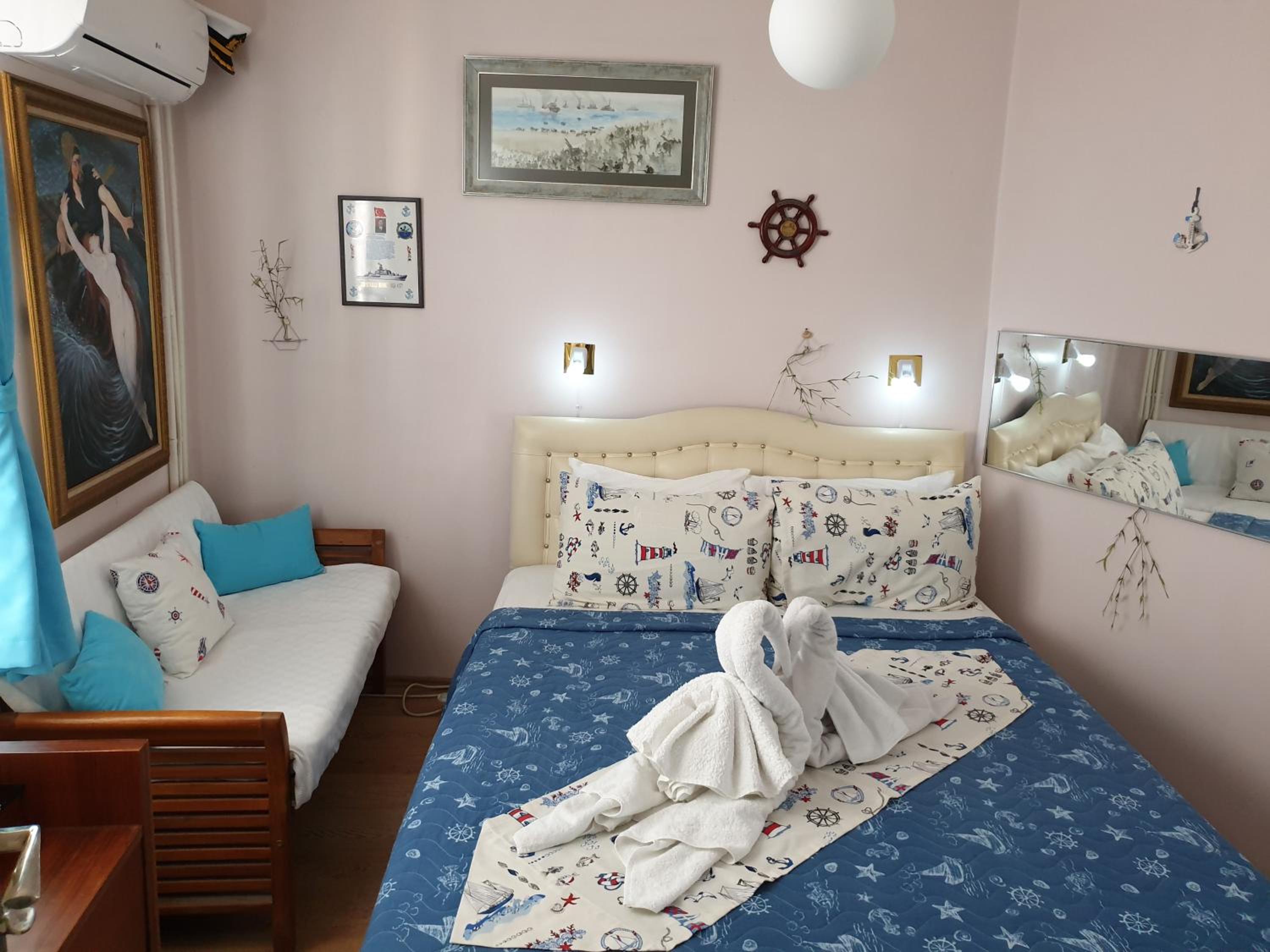 Double Room with Private Bathroom photo 2