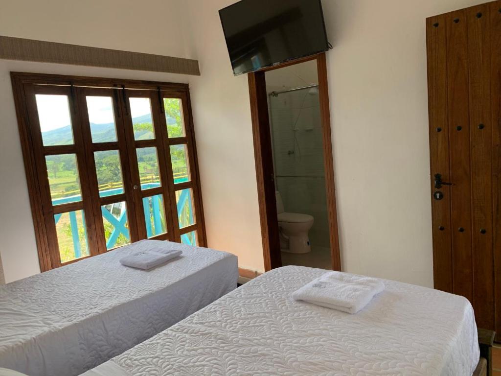 Standard Twin Room with Mountain View photo 3
