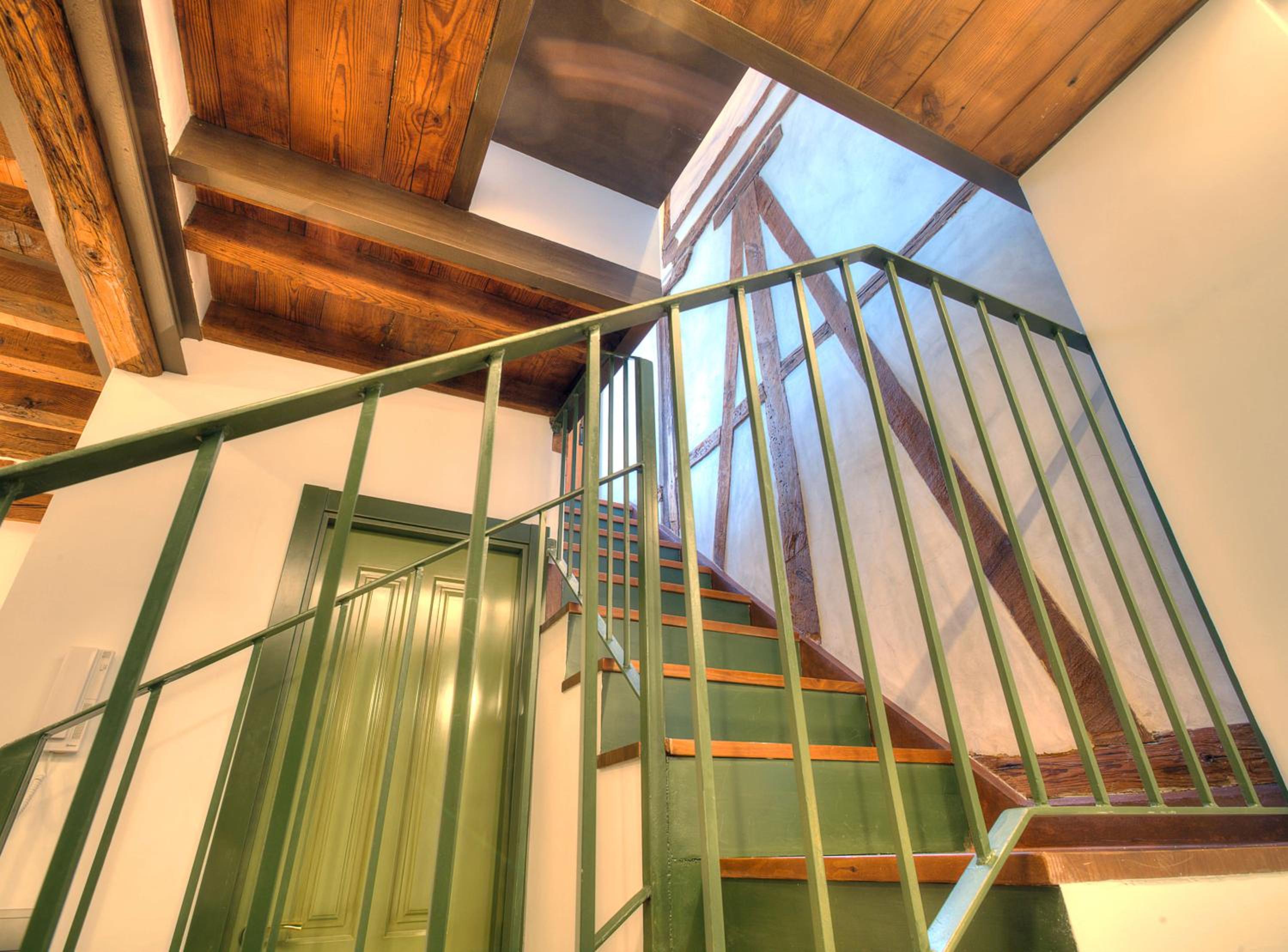 Apartment with Terrace - Photo 5