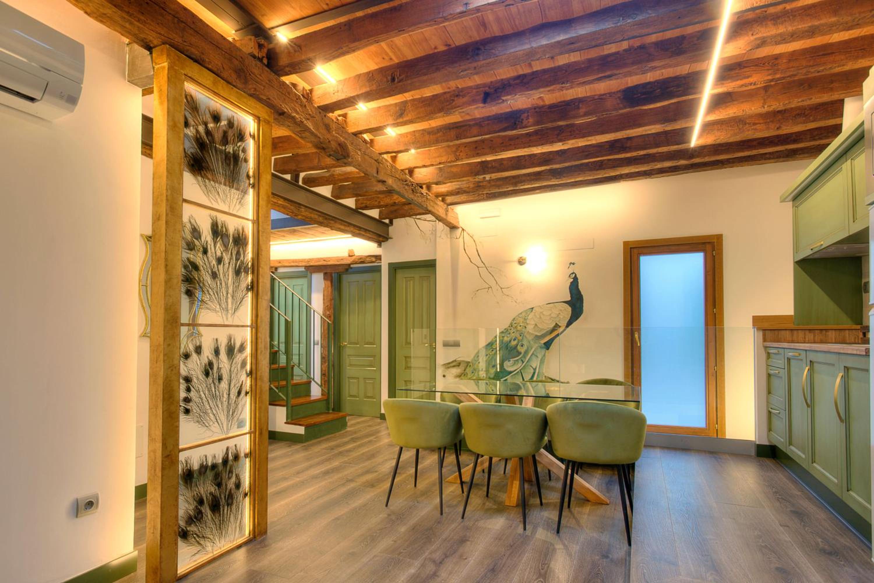 Apartment with Terrace - Photo 7