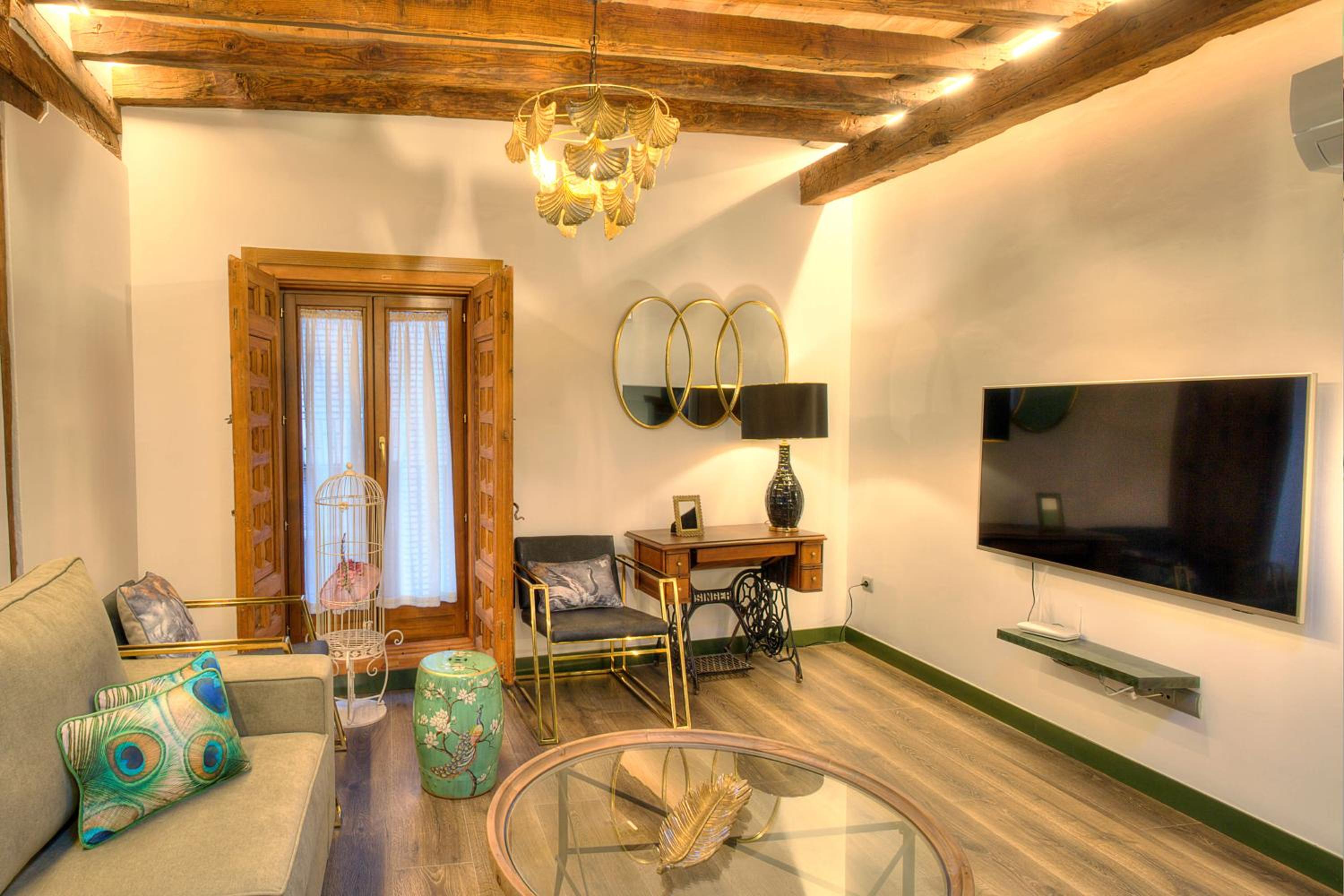 Apartment with Terrace - Photo 23