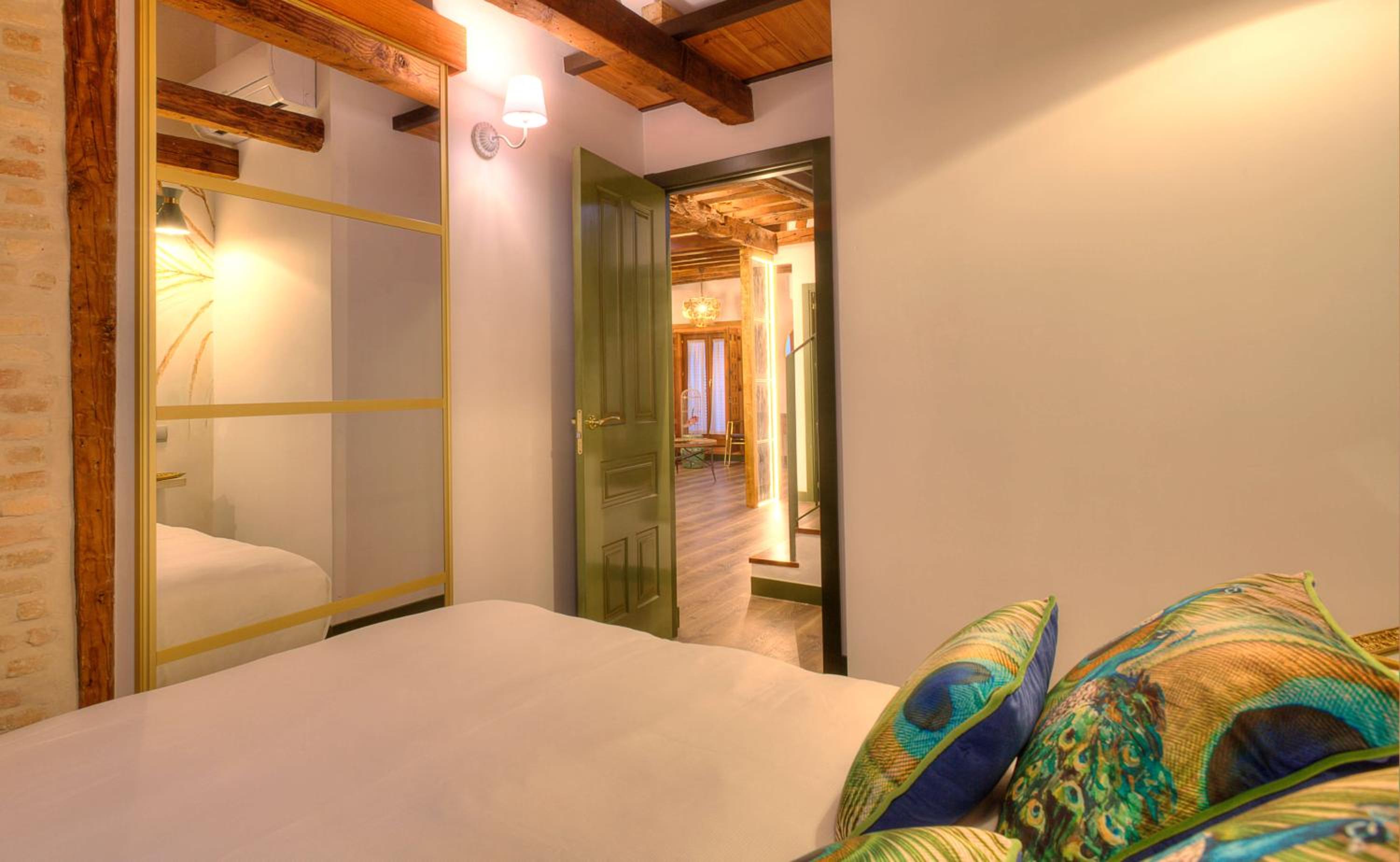 Apartment with Terrace - Photo 24