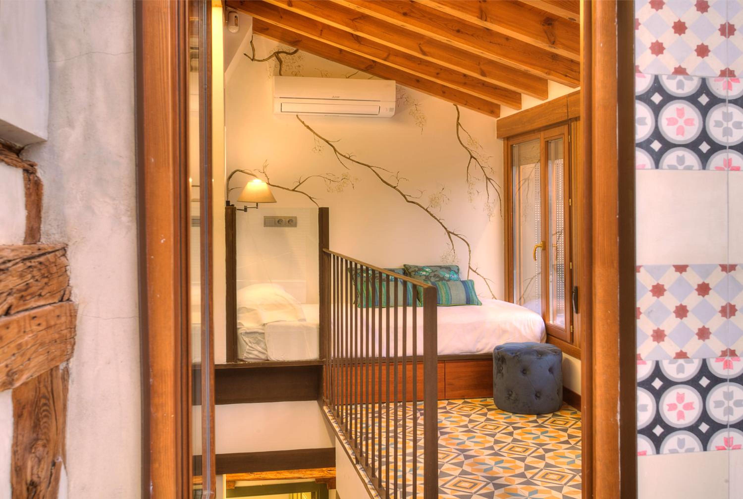 Apartment with Terrace - Photo 31