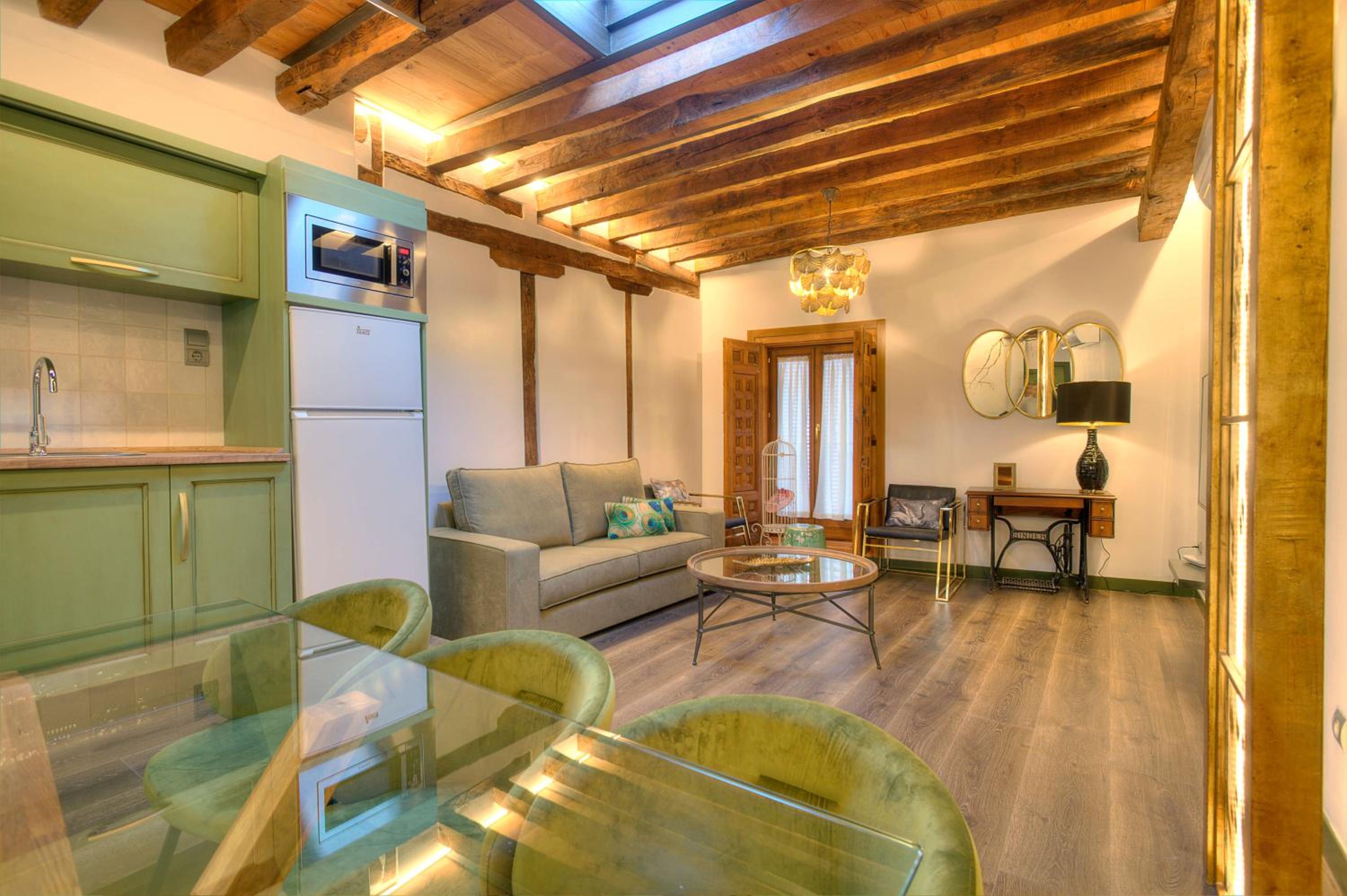 Apartment with Terrace - Photo 33