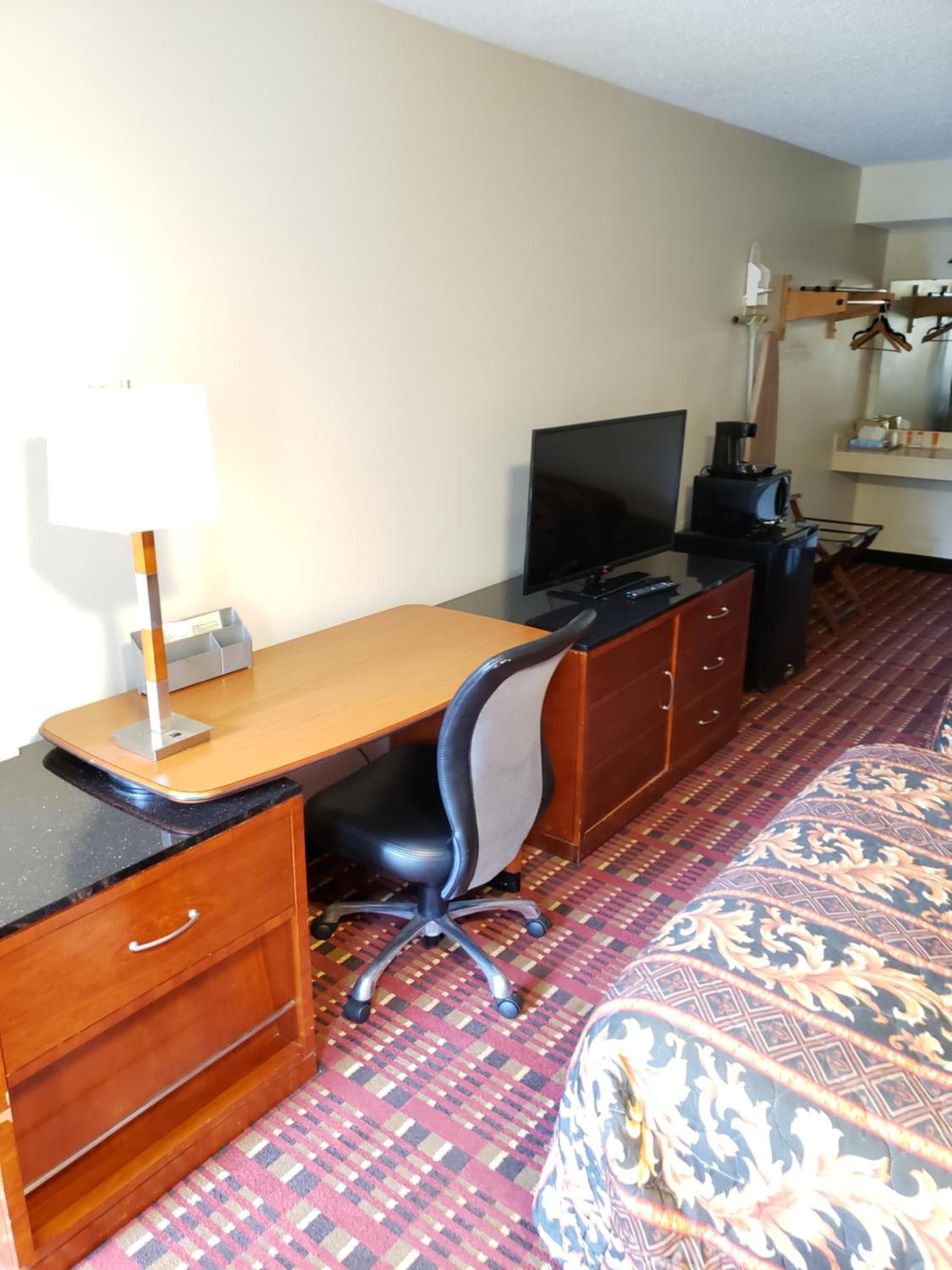 King Room - Non-Smoking photo 3