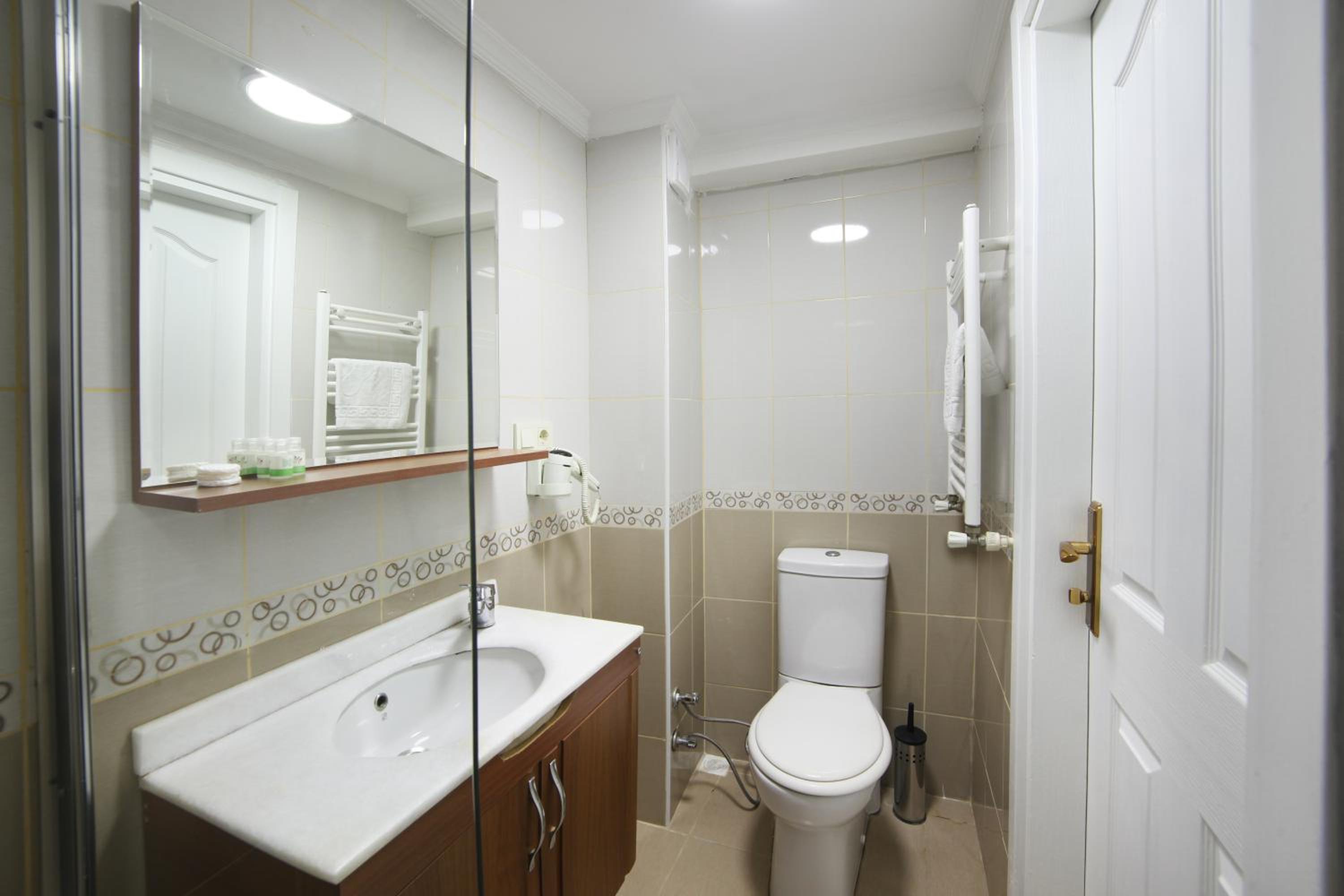 Economy Double Room photo 2