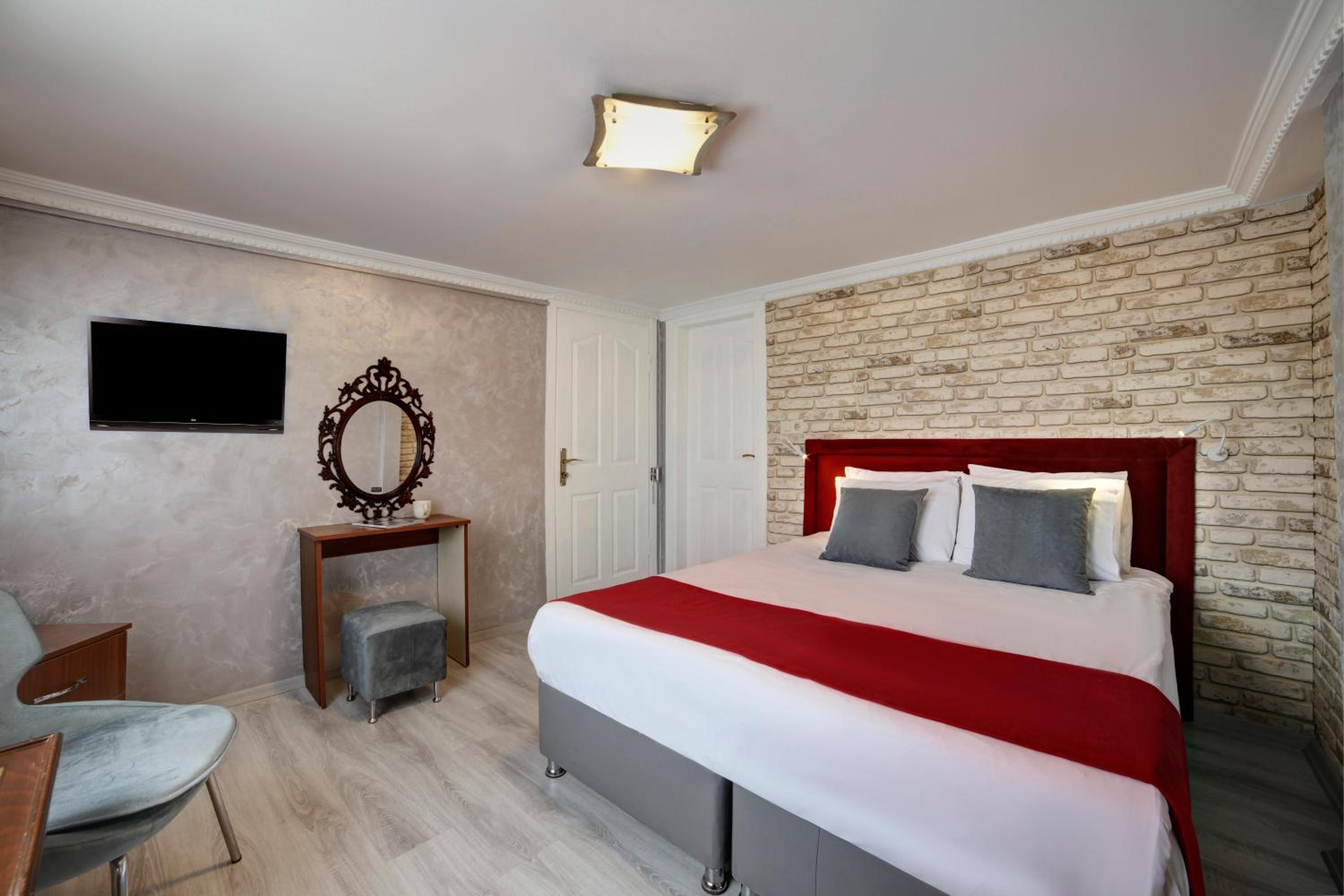 Economy Double Room photo 1