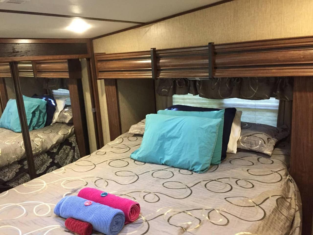 Camper/RV with Park View - Photo 3