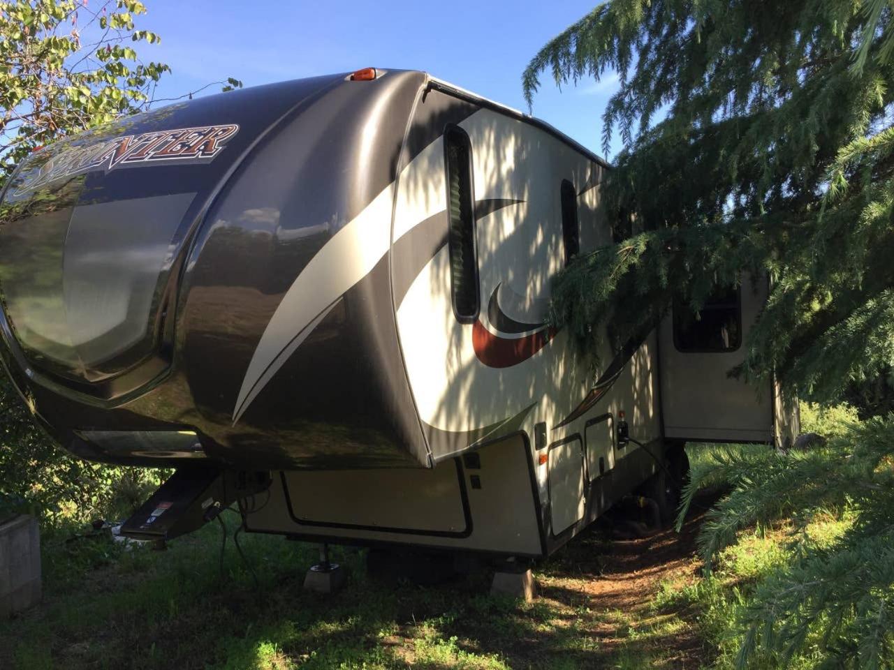 Camper/RV with Park View - Photo 4