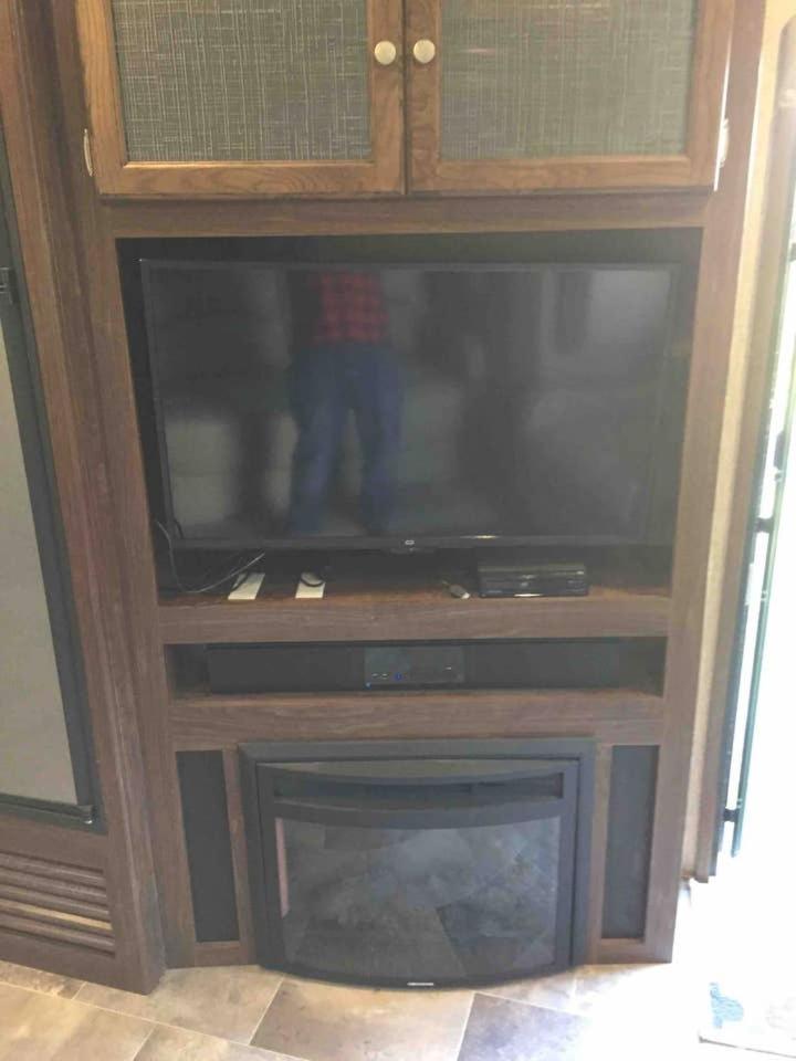 Camper/RV with Park View - Photo 6