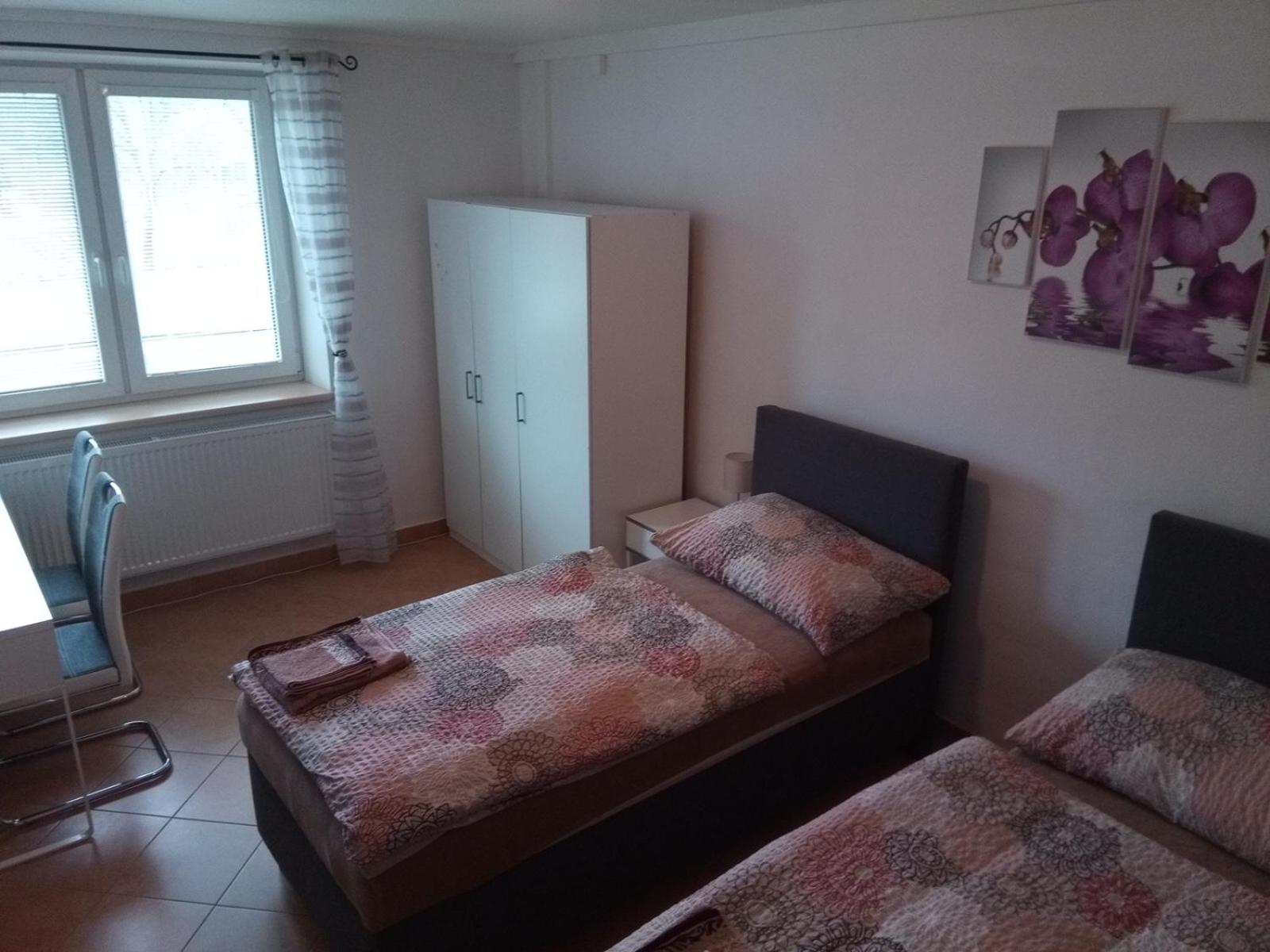 Two-Bedroom House - Photo 8