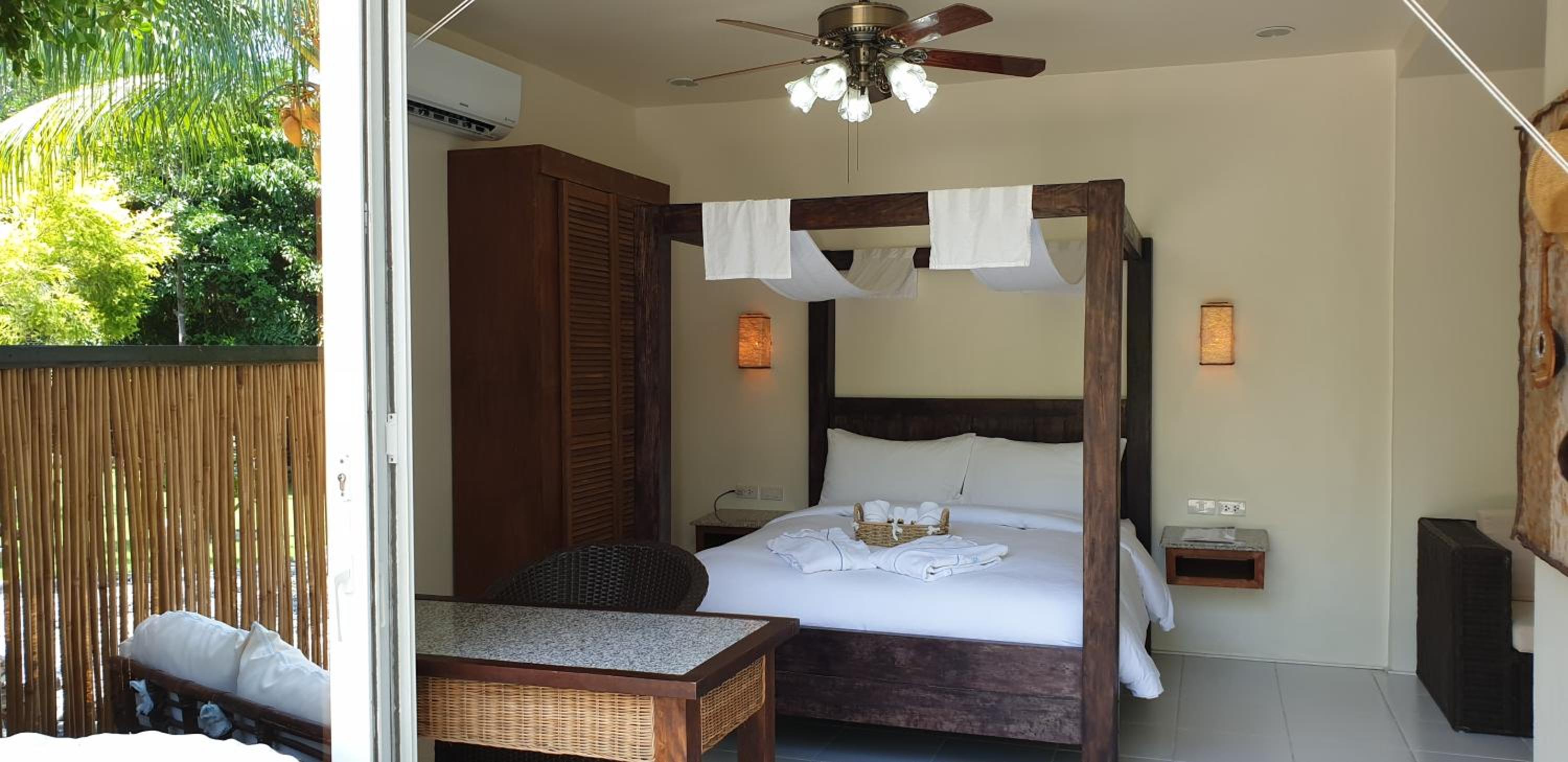 Deluxe Double Room with Garden View