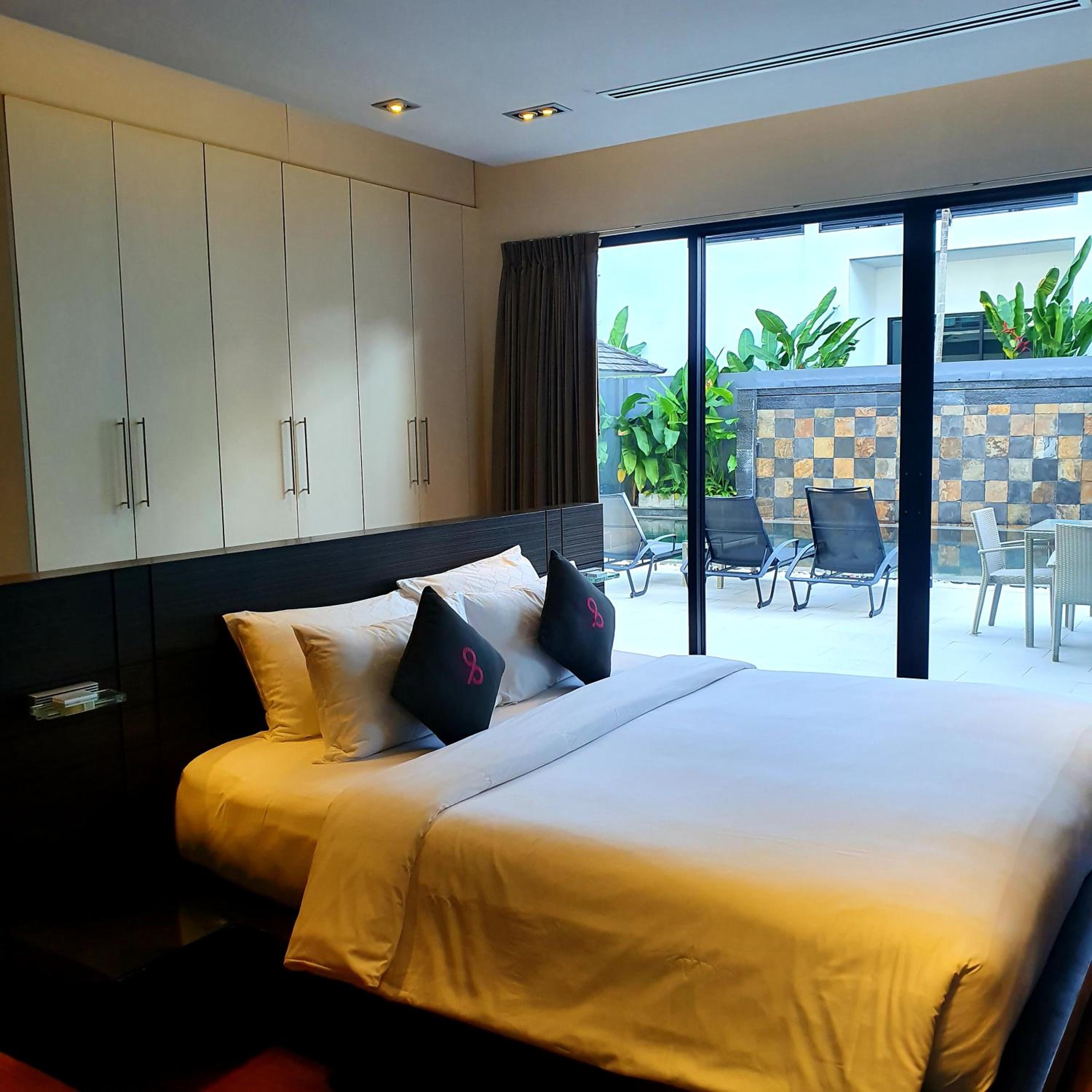 Five-Bedroom Villa photo 1