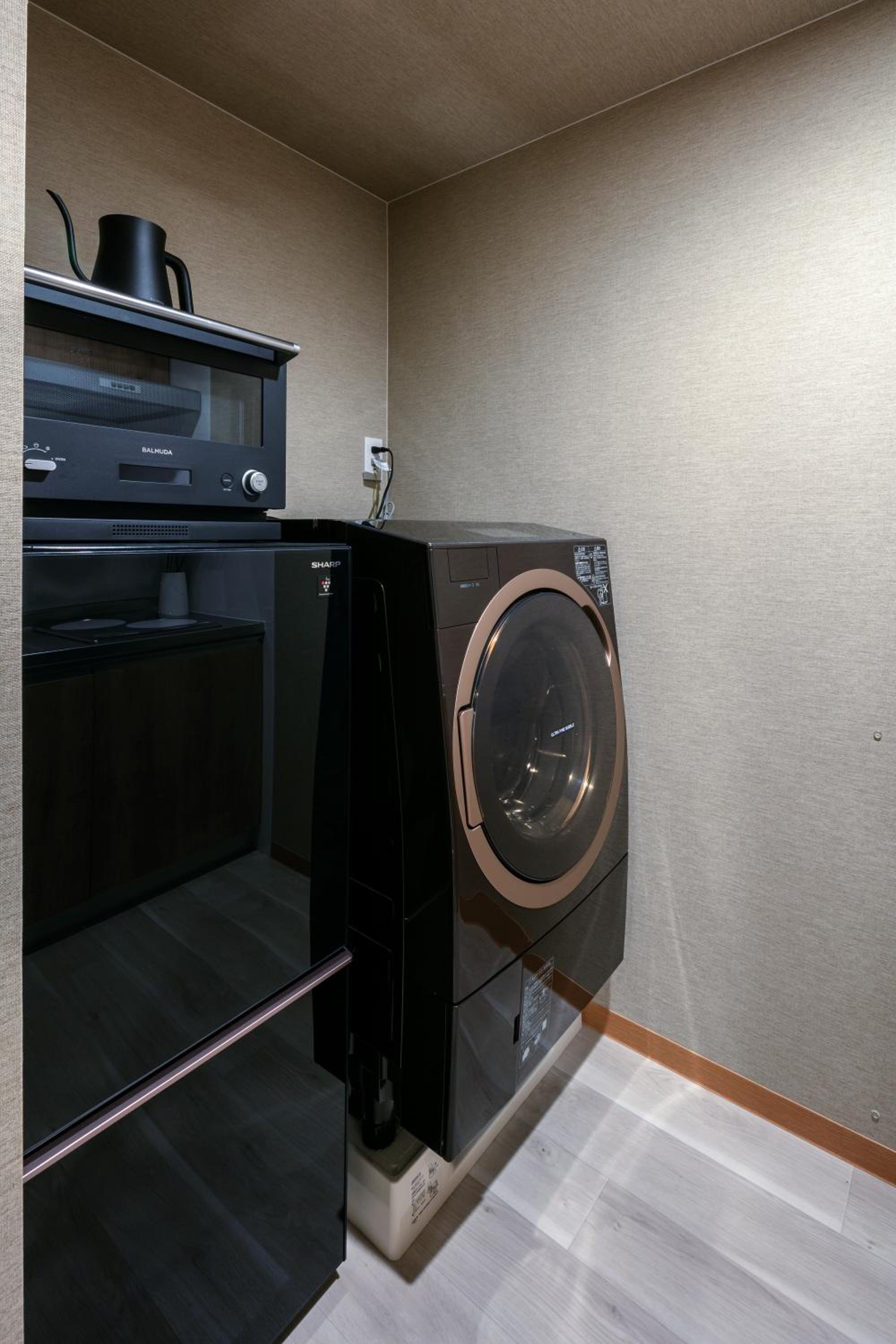 Executive Suite - Photo 10