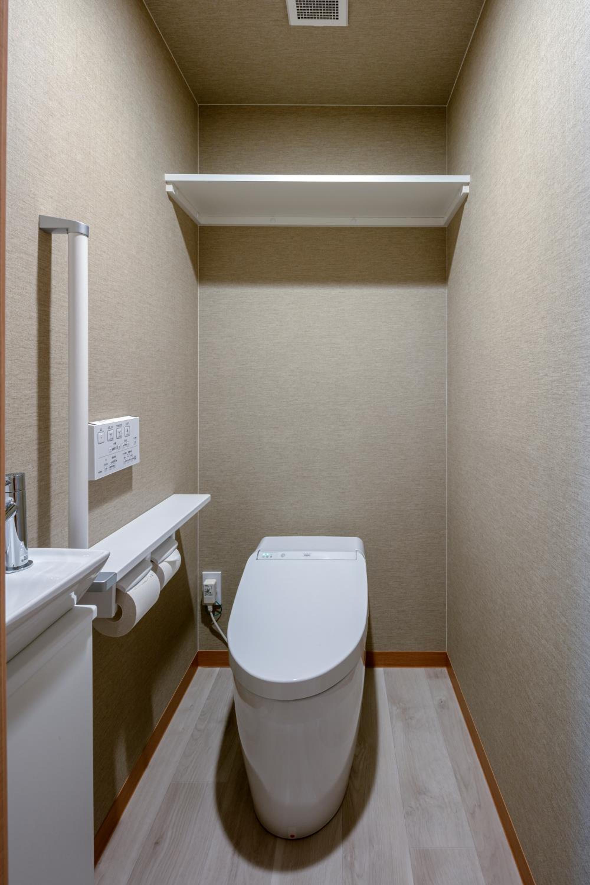 Executive Suite - Photo 7