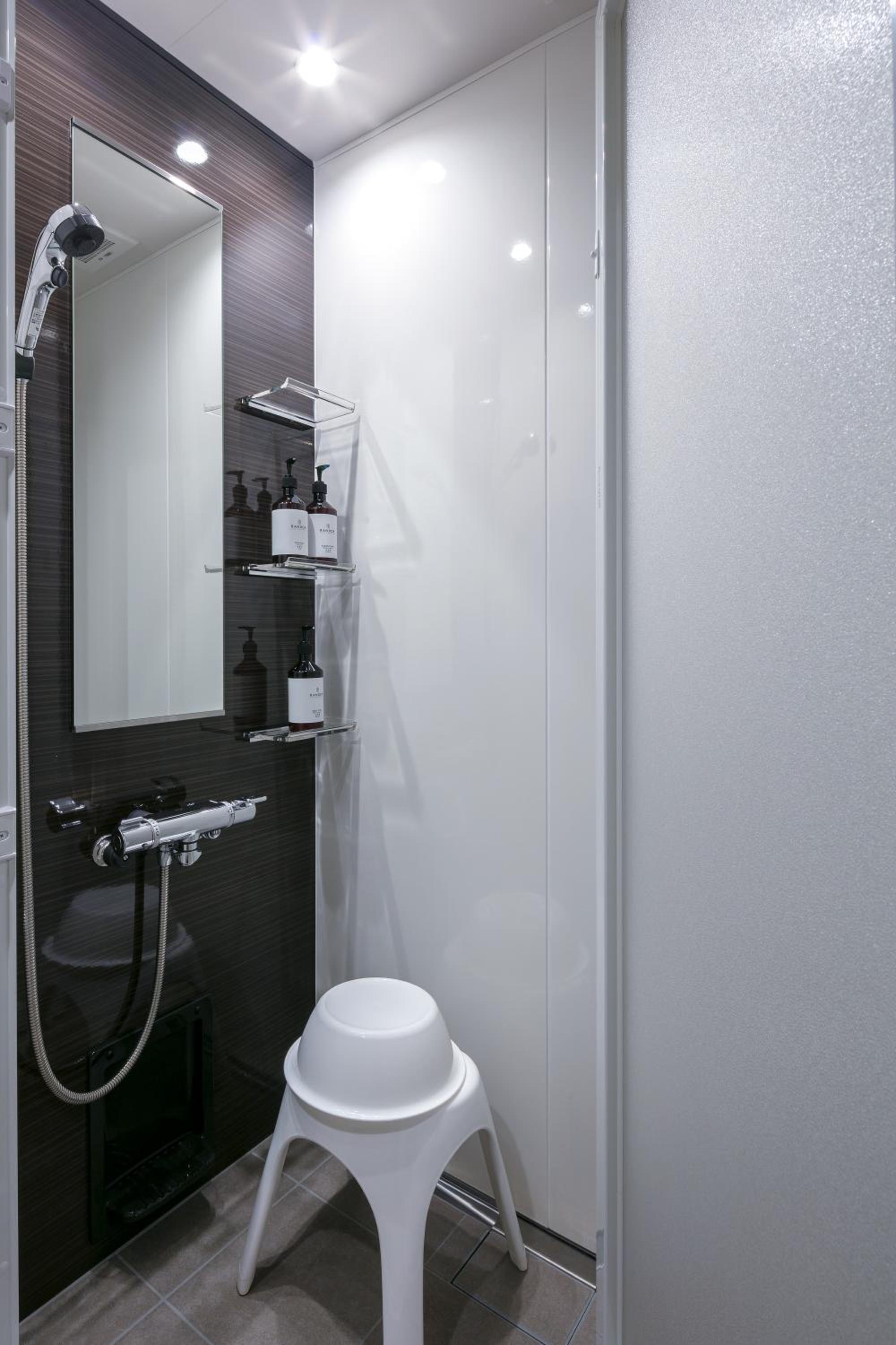 Executive Suite - Photo 12