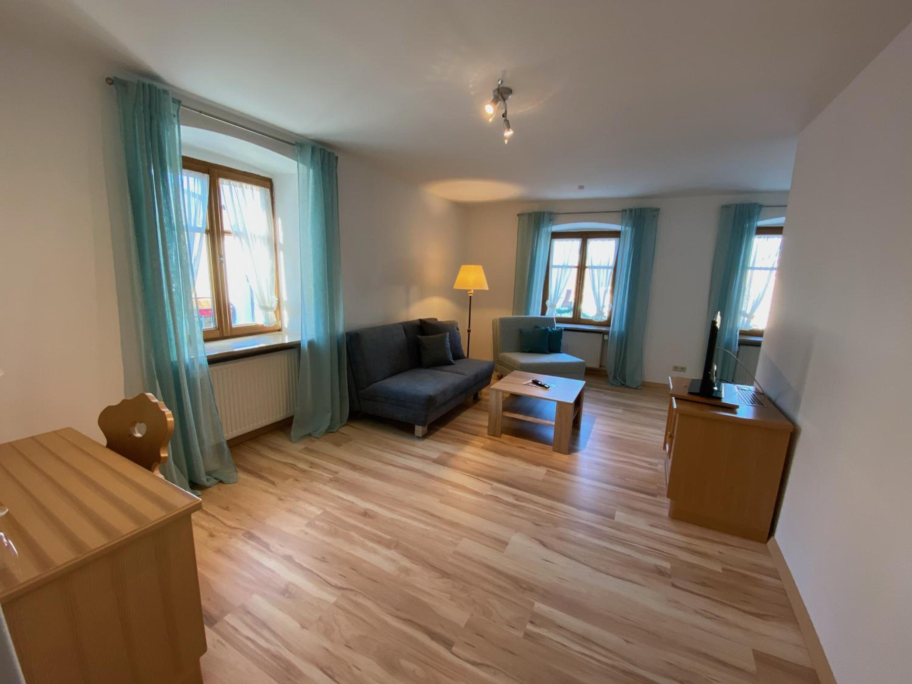 Family Room - Photo 3