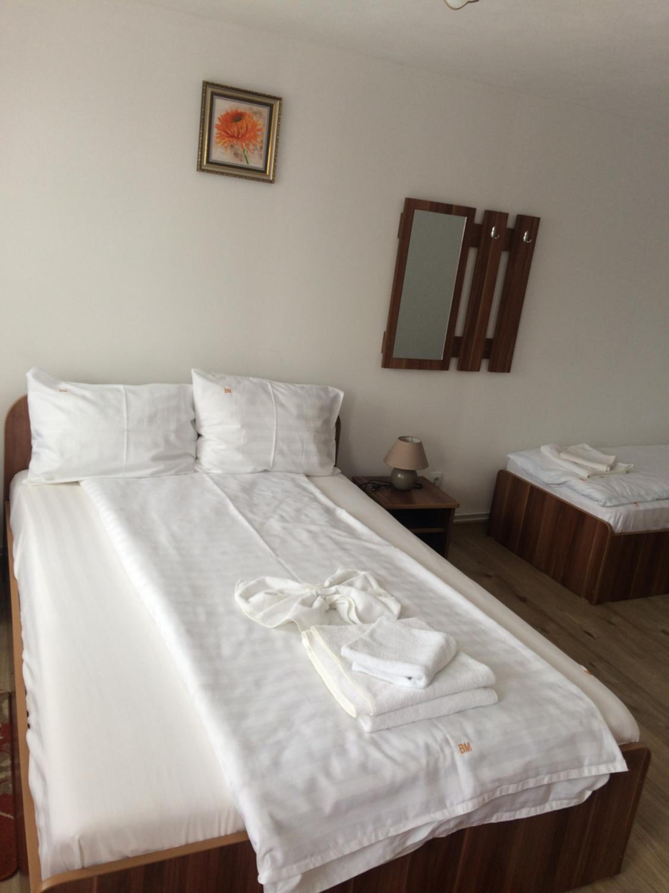 Triple Room with Bathroom - Photo 1