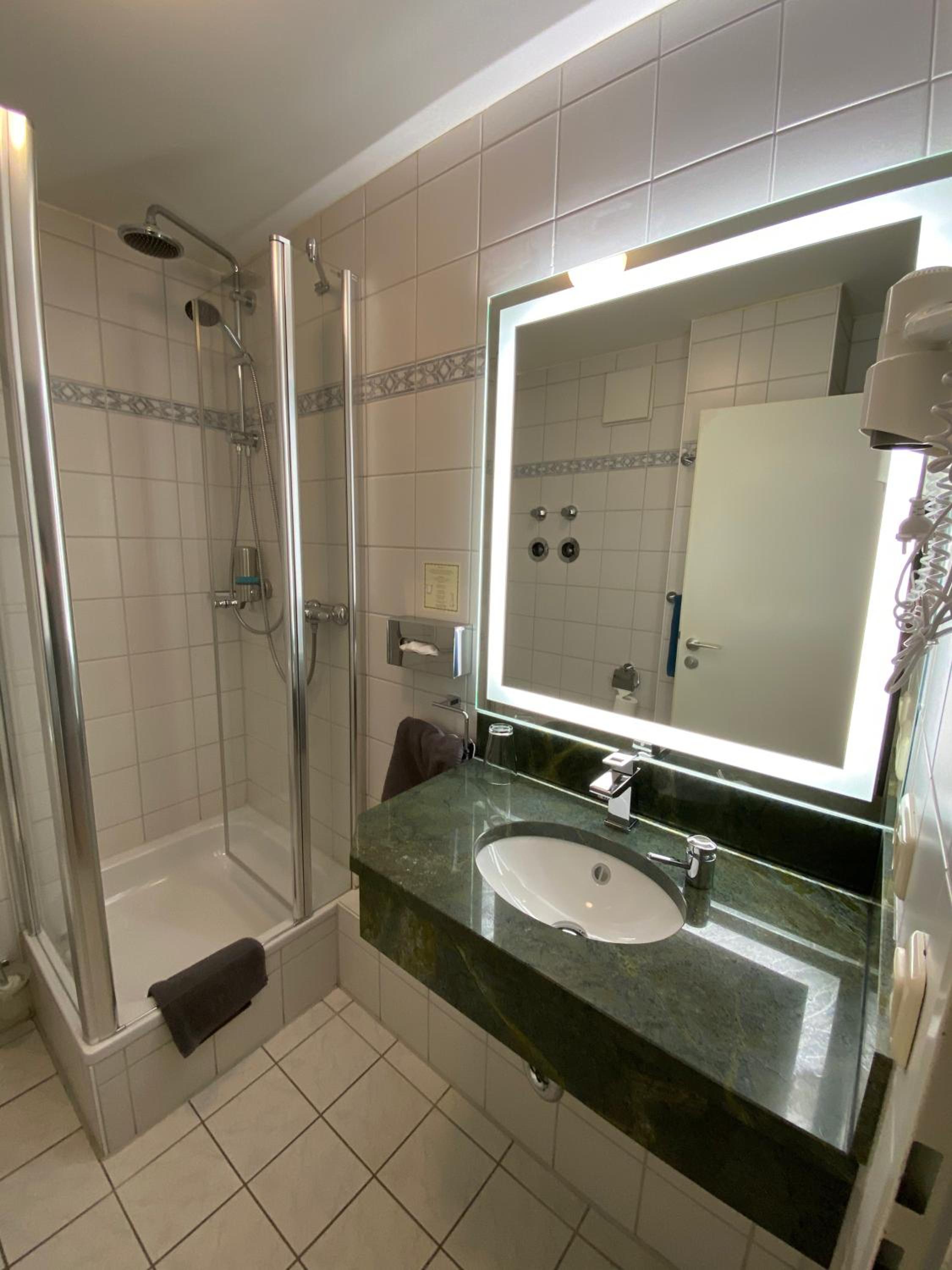 Double Room - Photo 6