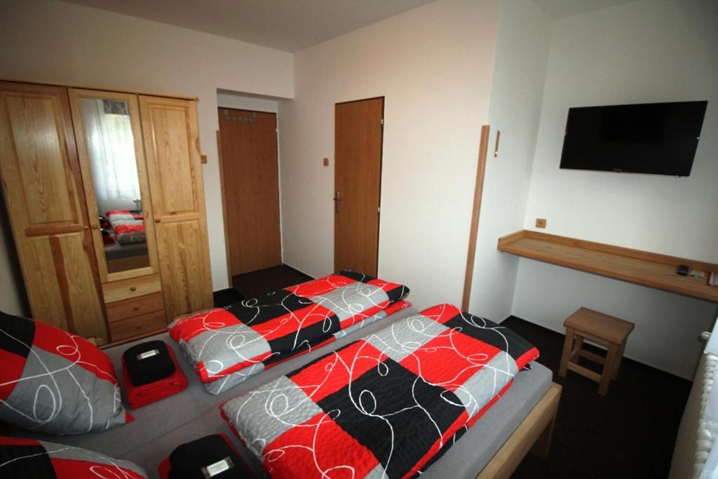 Twin Room with Bathroom photo 3
