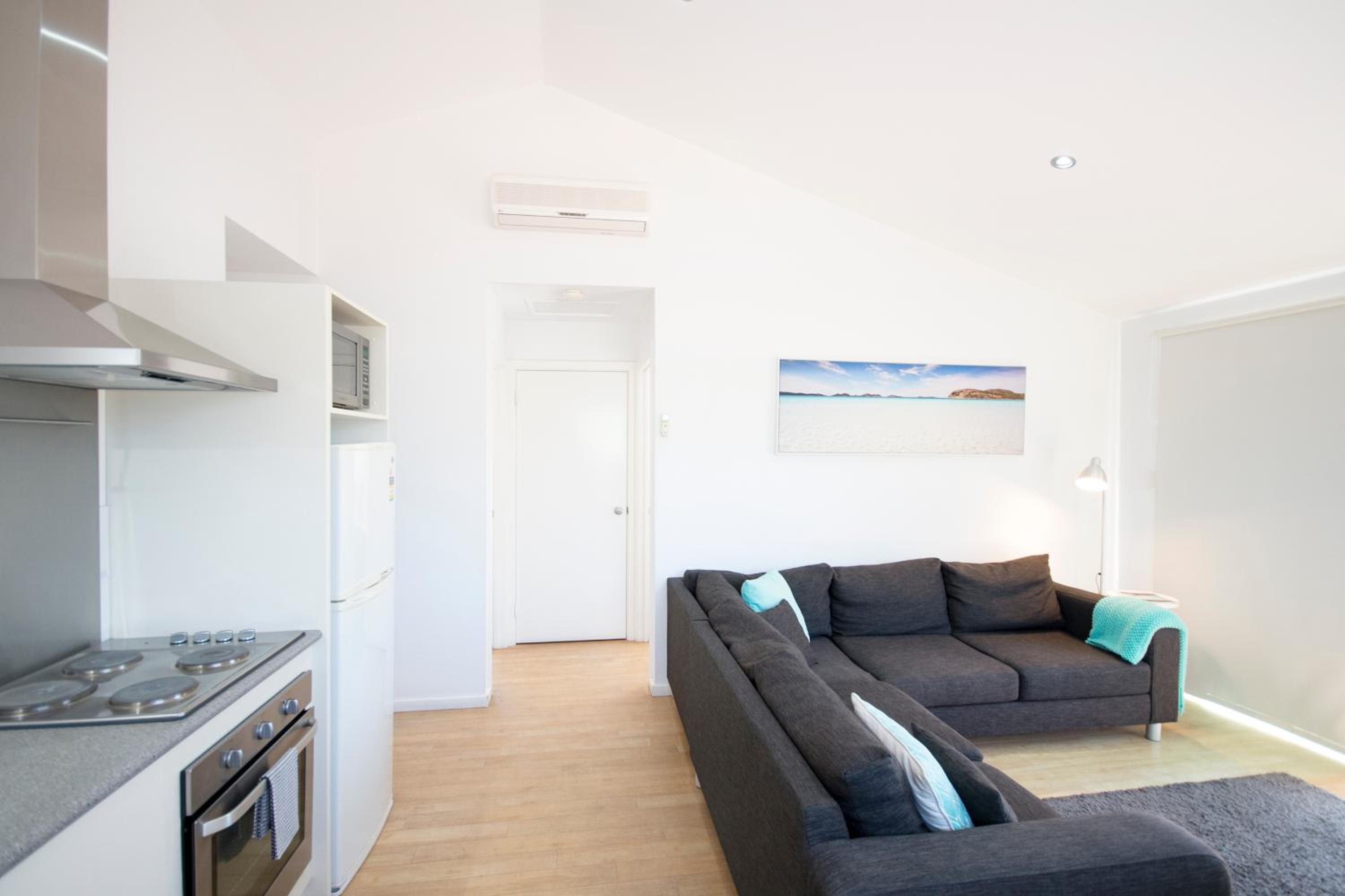 Apartment with Balcony  photo 2