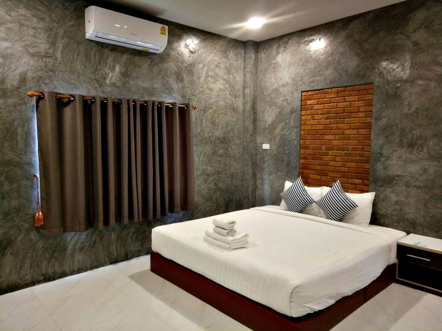 Deluxe Double Room - Photo 16