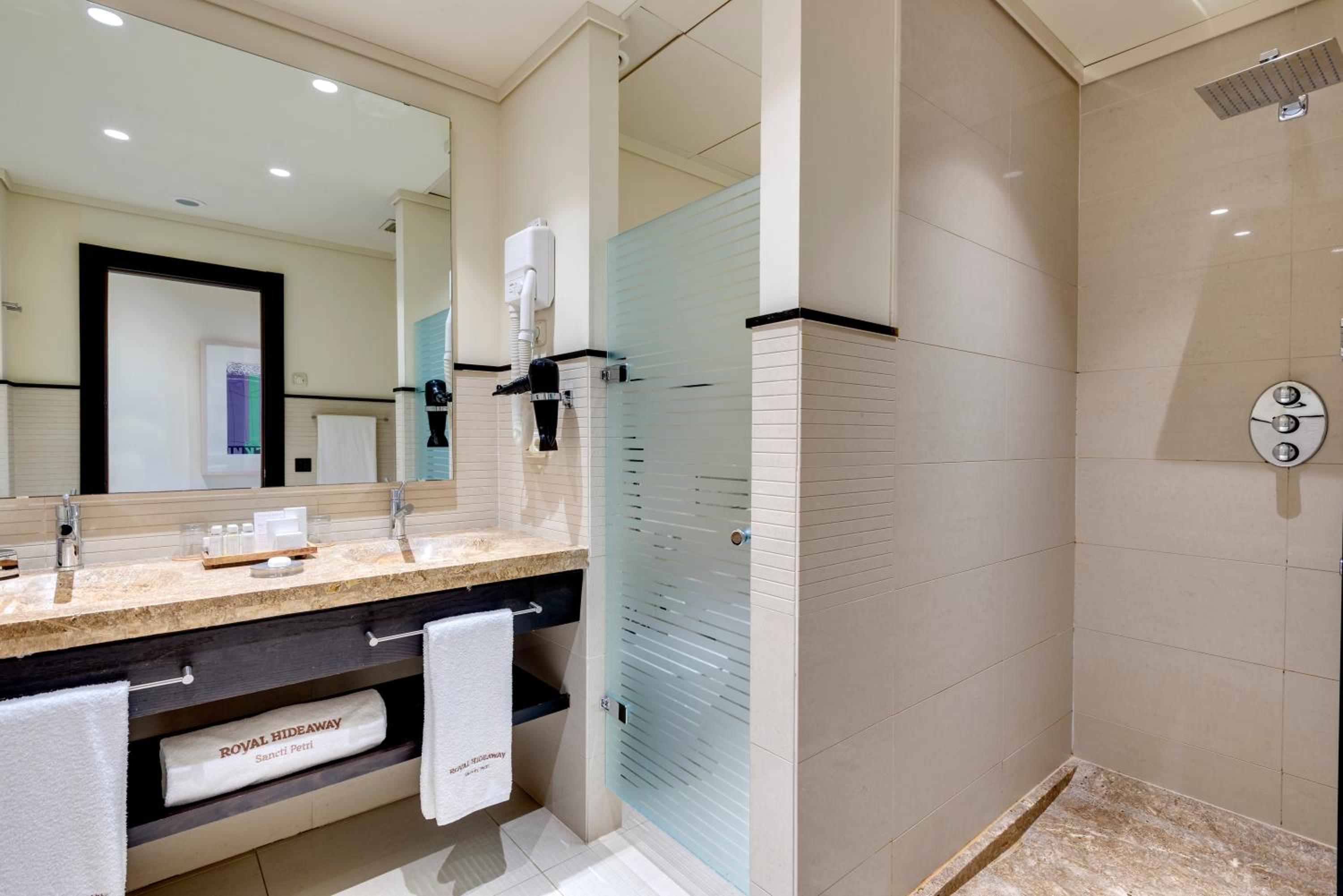 Family Junior Suite - Photo 3
