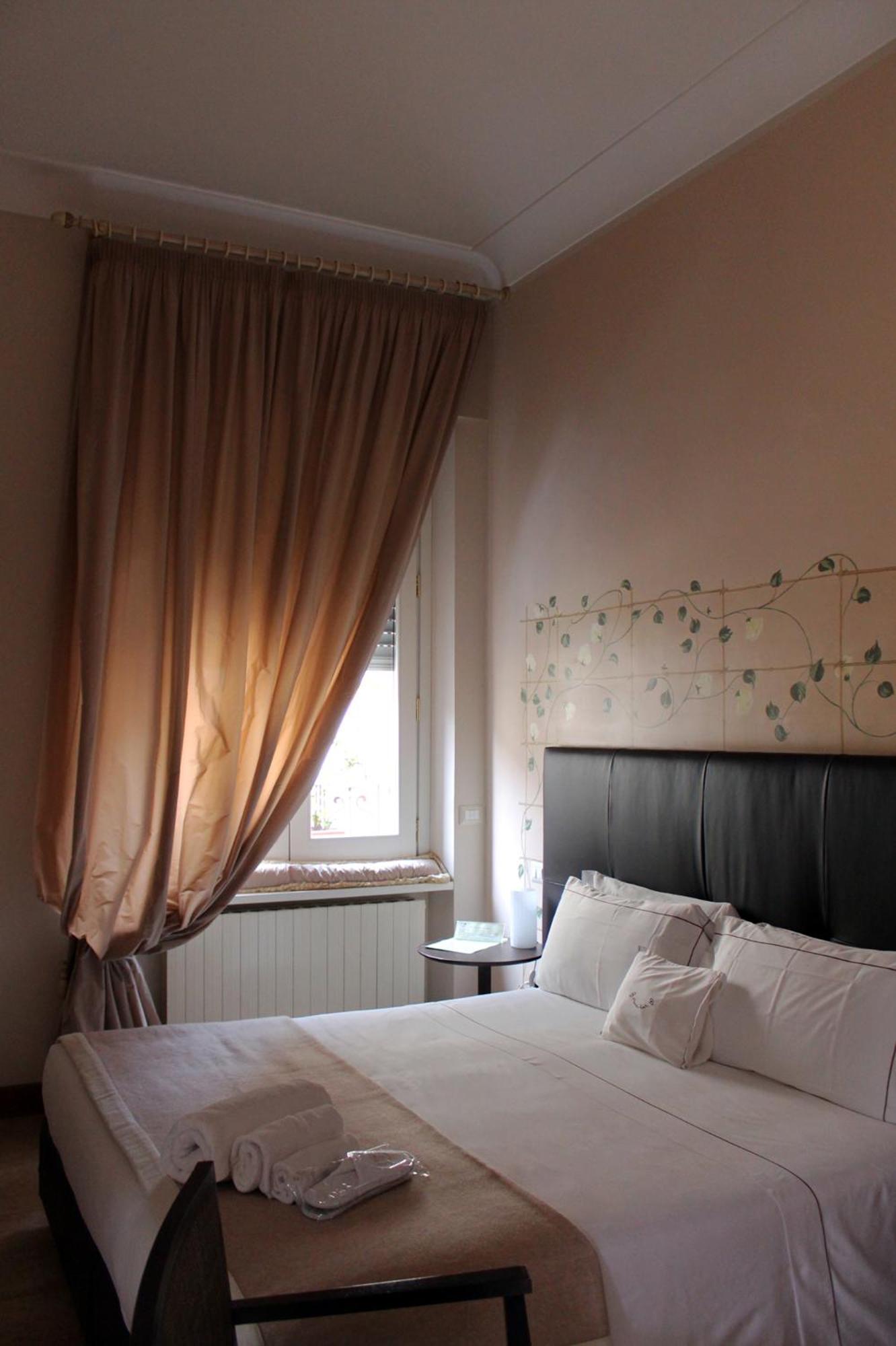 Superior Double or Twin Room - Photo 20