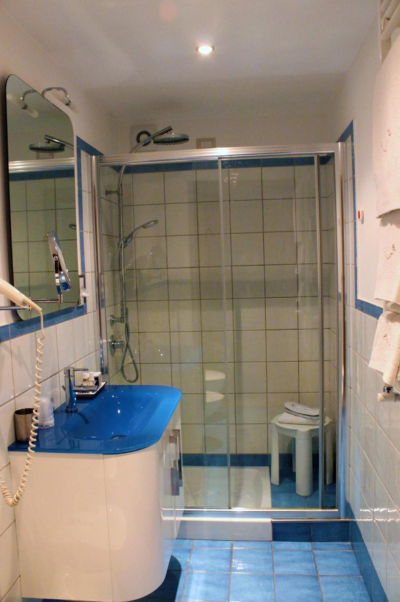 Deluxe Double Room - Photo 13