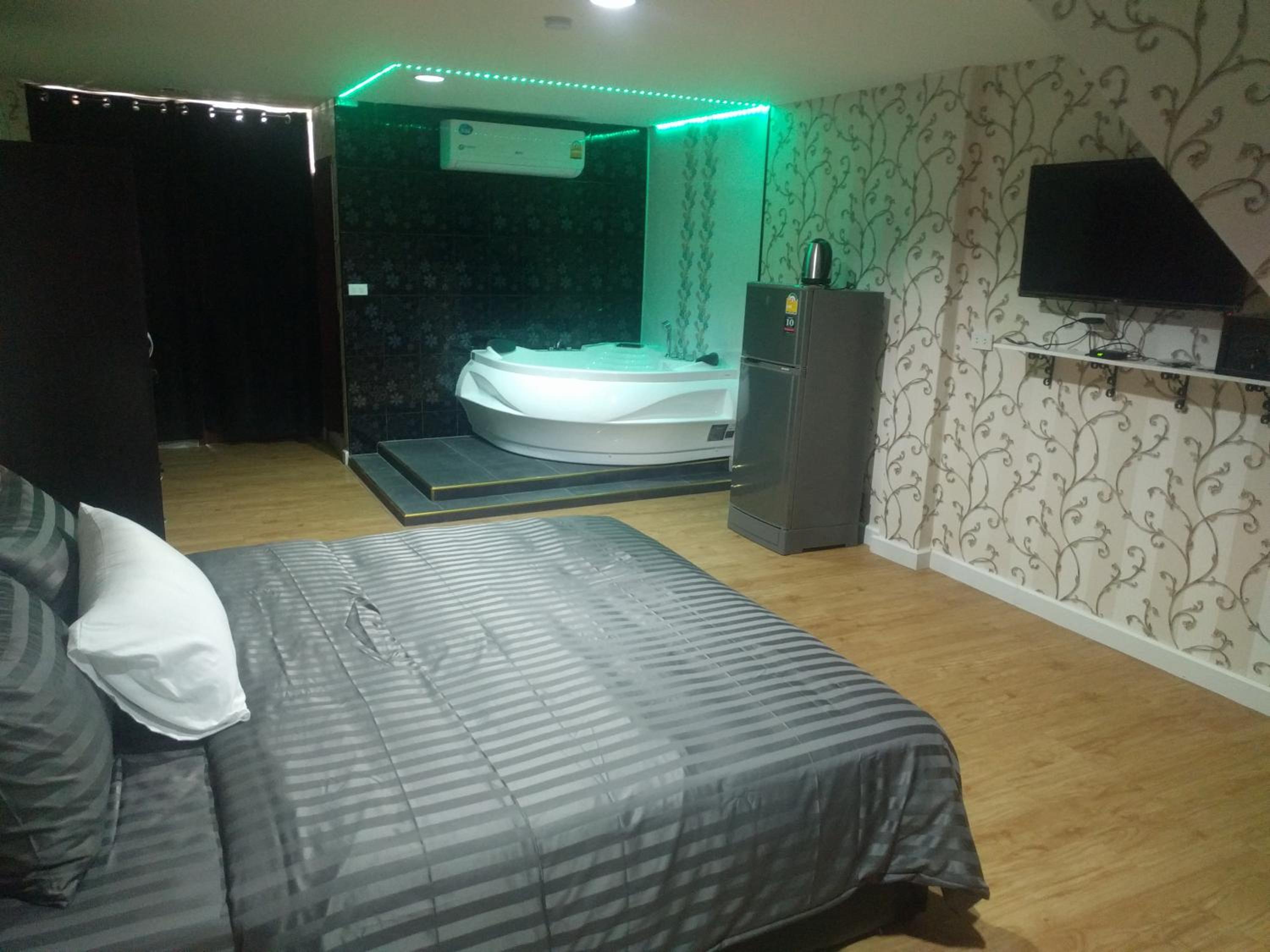 King Room with Spa Bath