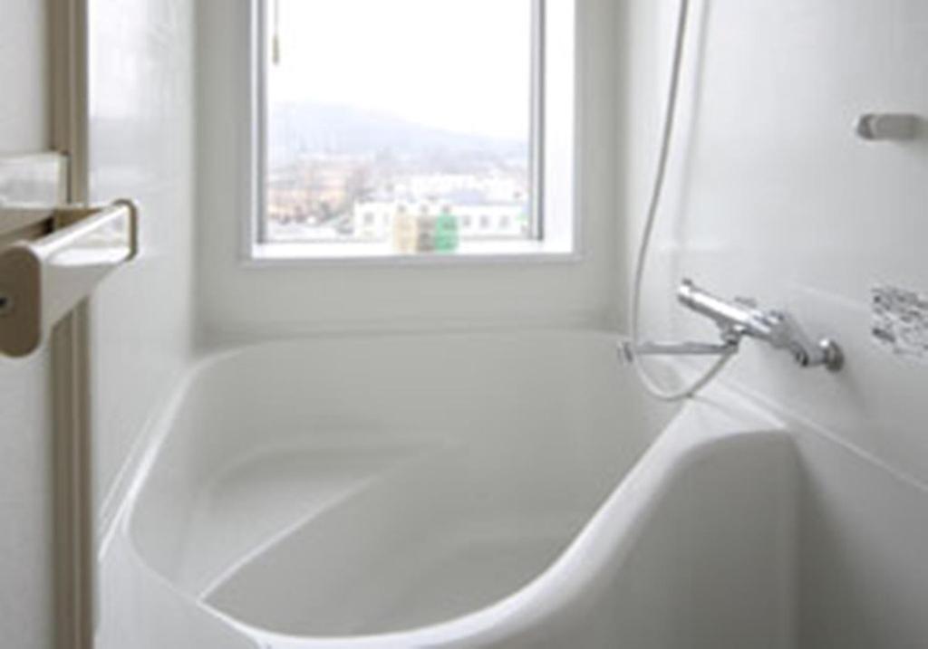 Twin Room - Non-Smoking photo 3