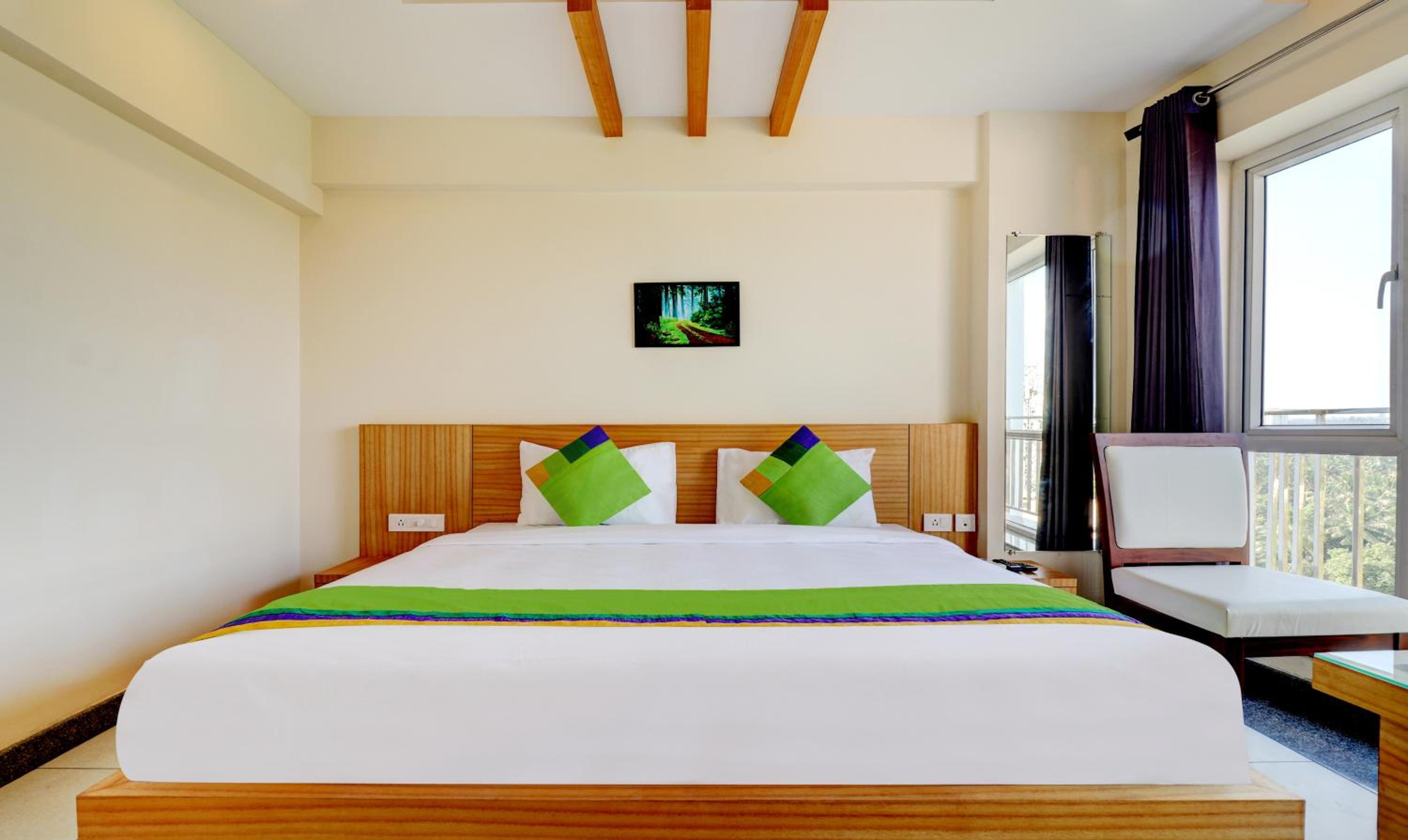 Standard Double or Twin Room - Photo 11