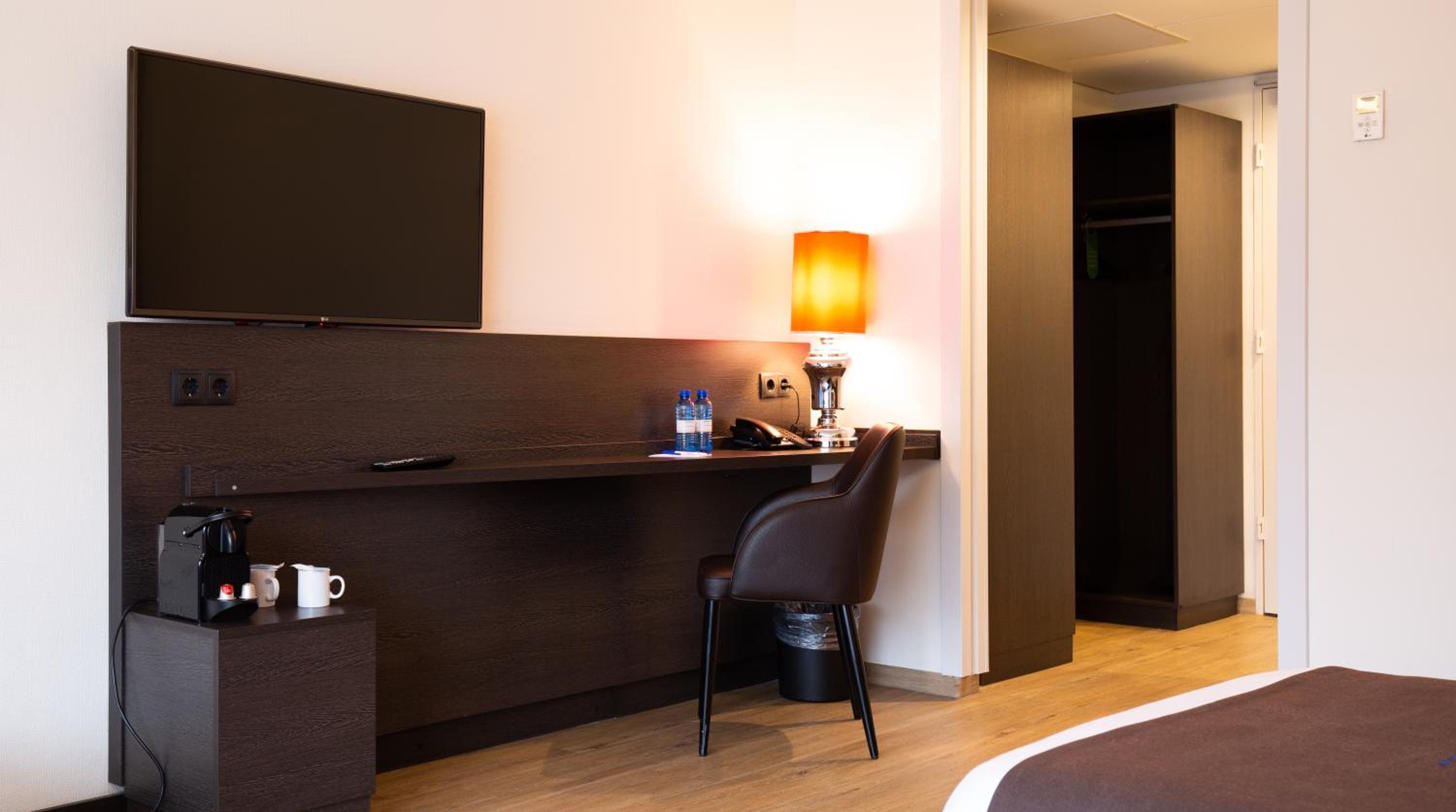 Deluxe Twin Room photo 2