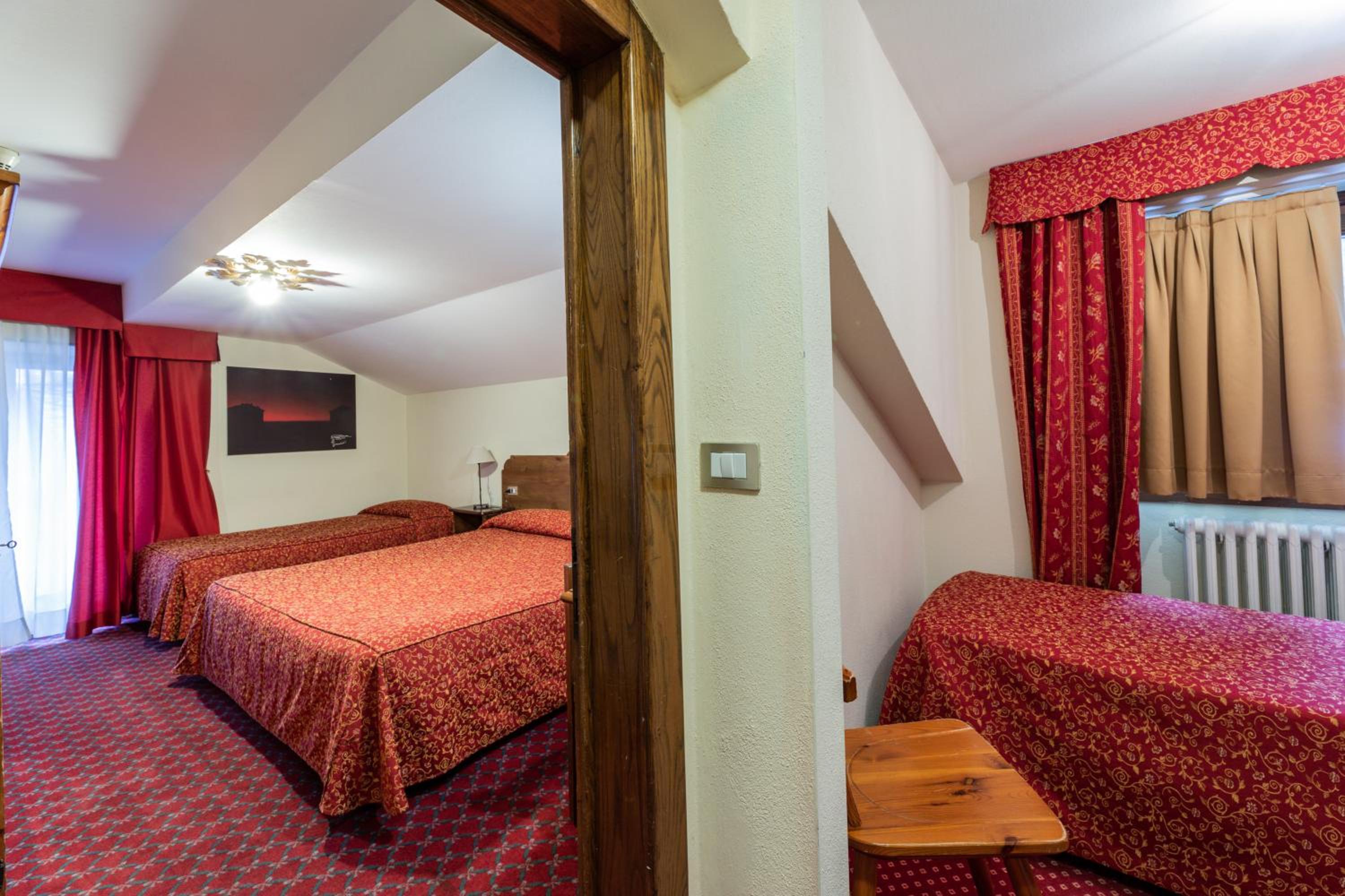 Classic Quadruple Room - Photo 2