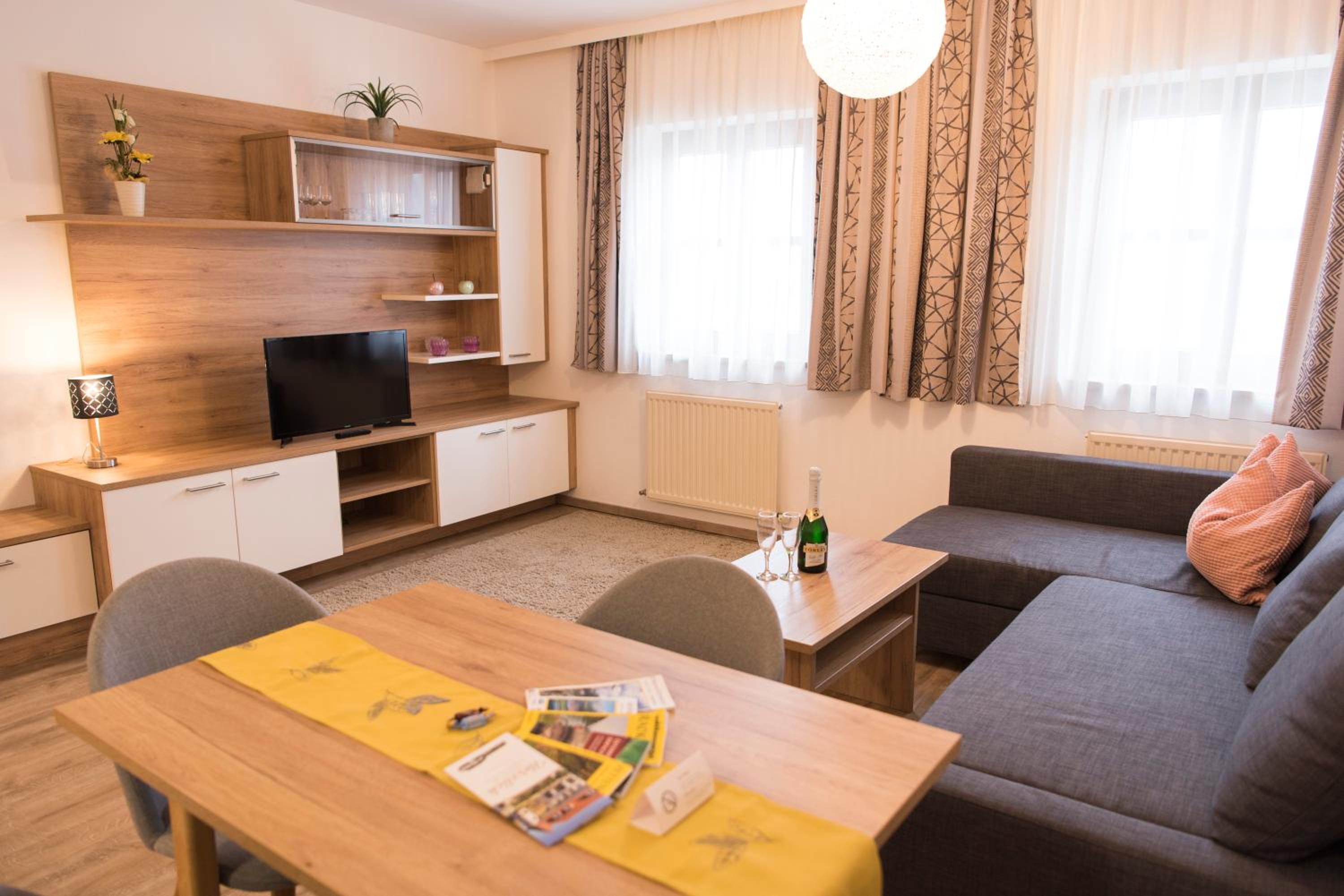 One-Bedroom Apartment - Photo 11