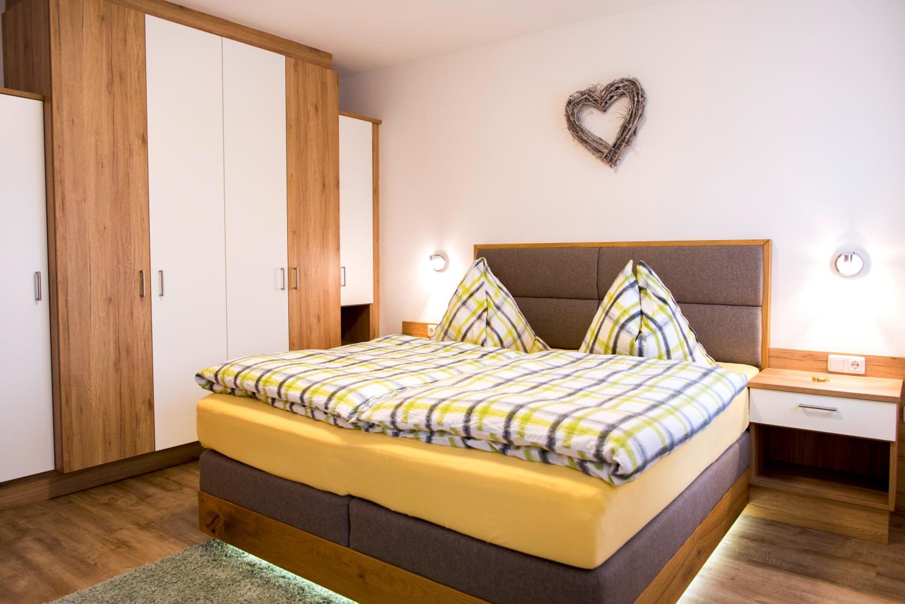 One-Bedroom Apartment - Photo 10