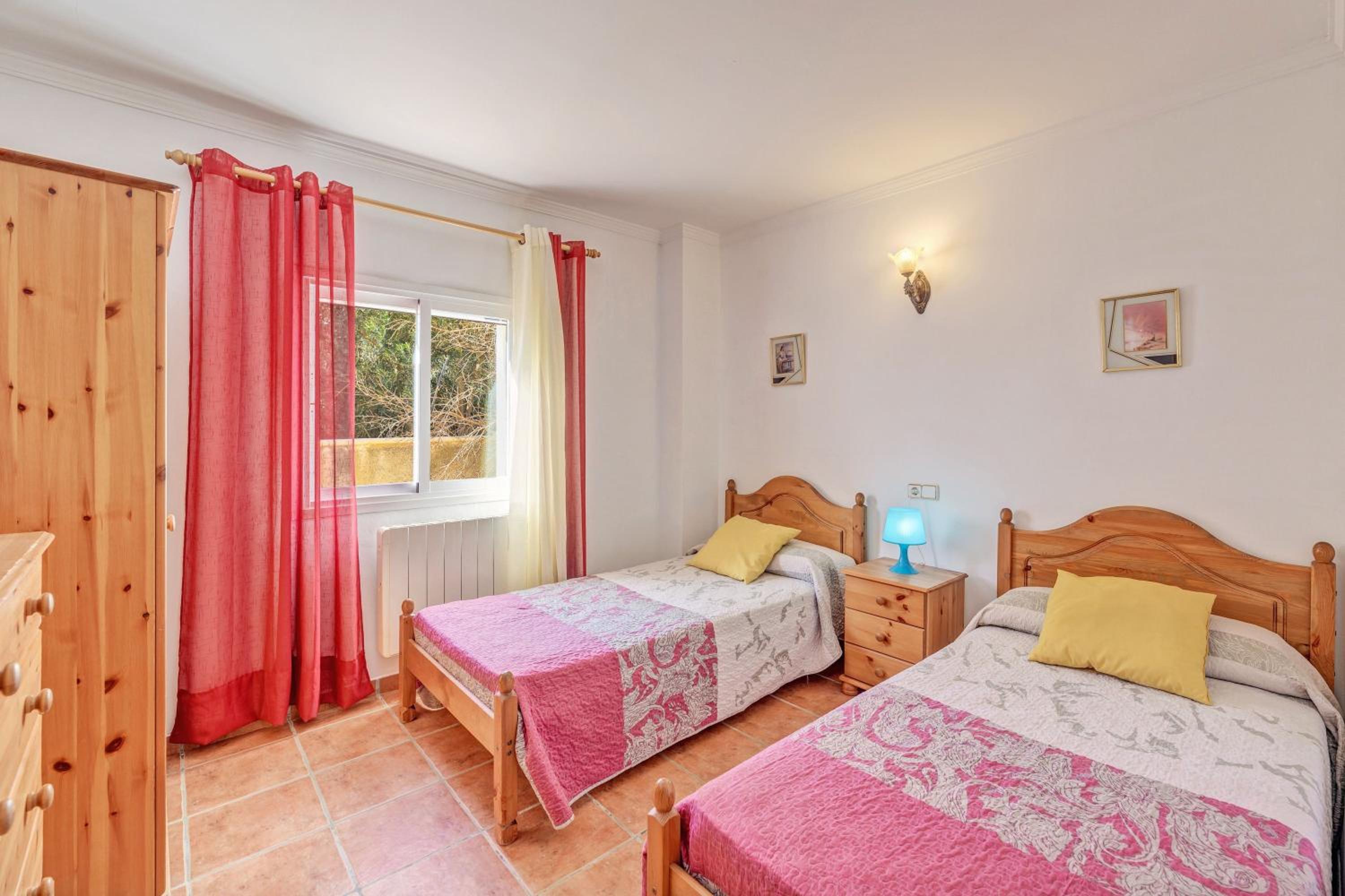 Three-Bedroom House thumbnail 5