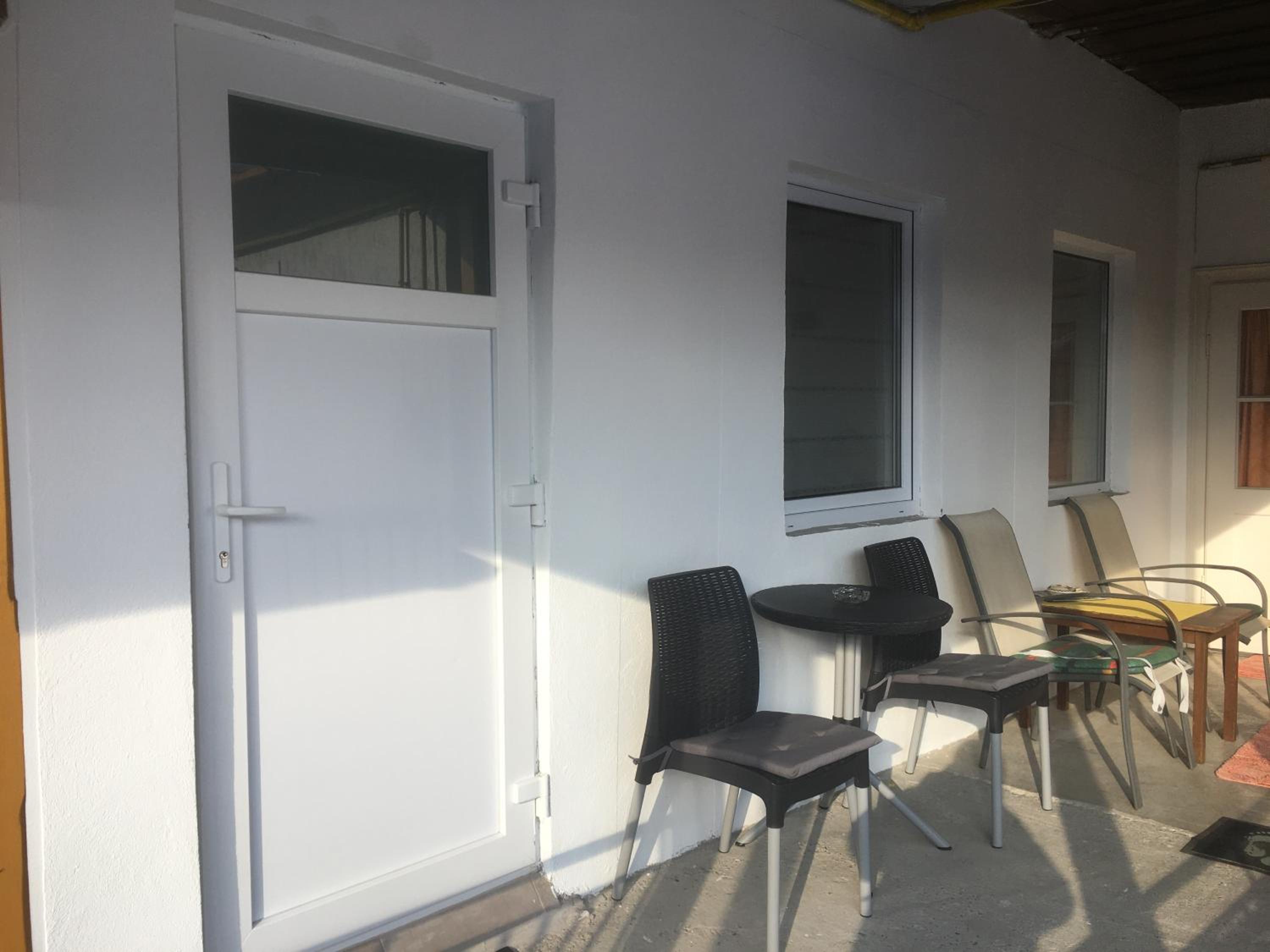 Studio Apartment - Photo 14