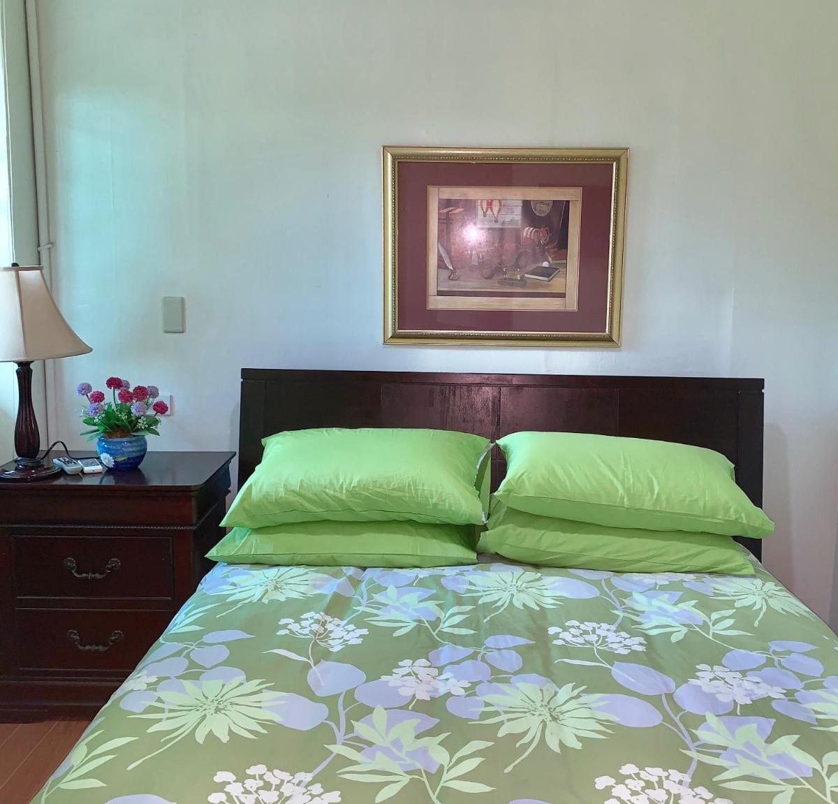 Standard Queen Room photo 1