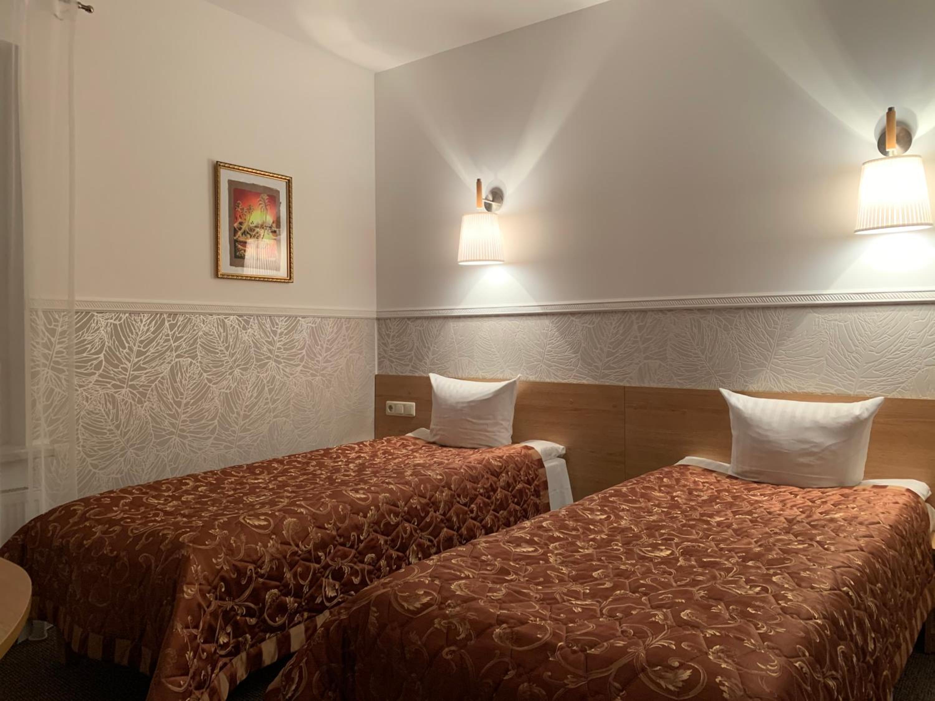 Twin Room - Photo 1