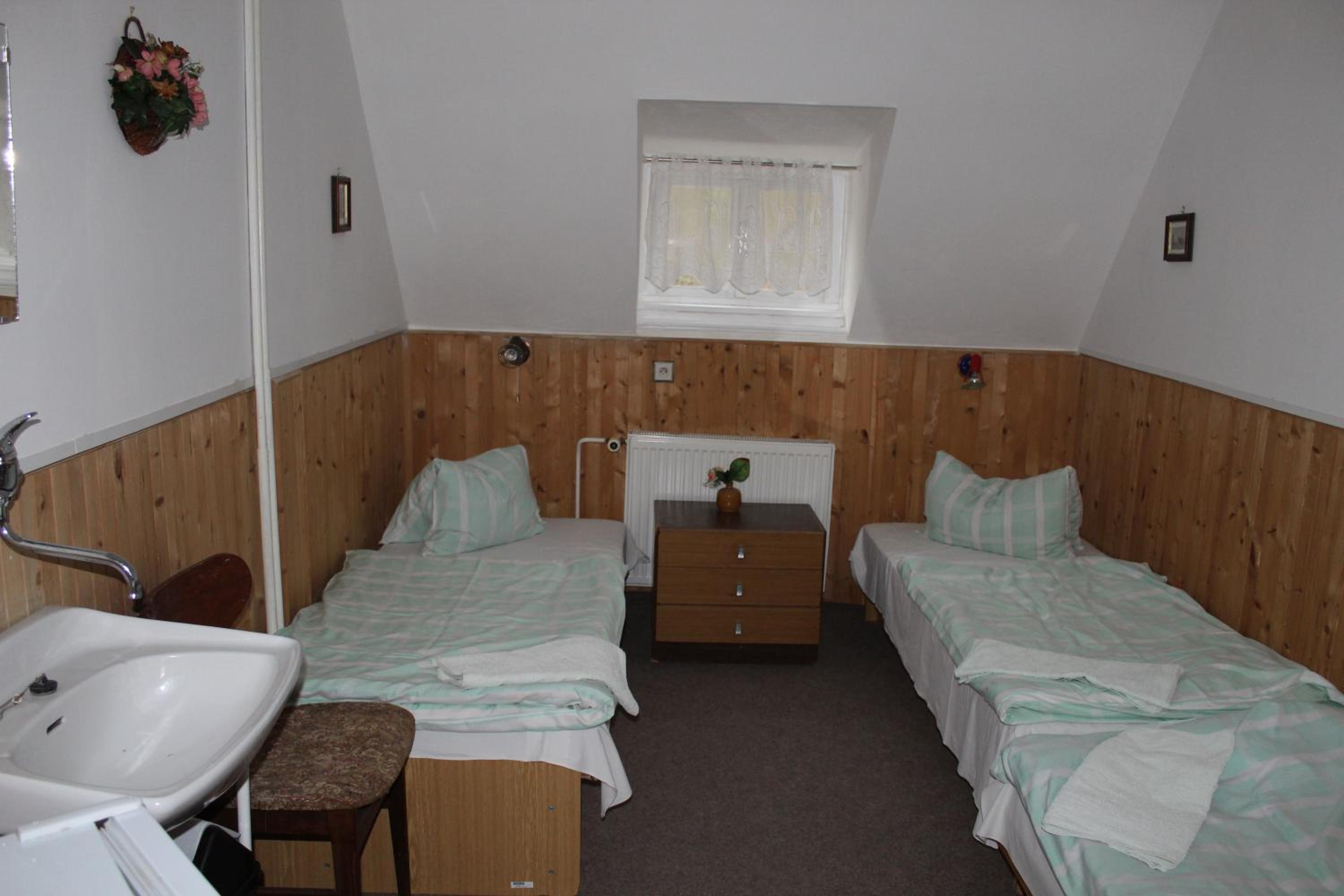 Triple Room - Photo 2