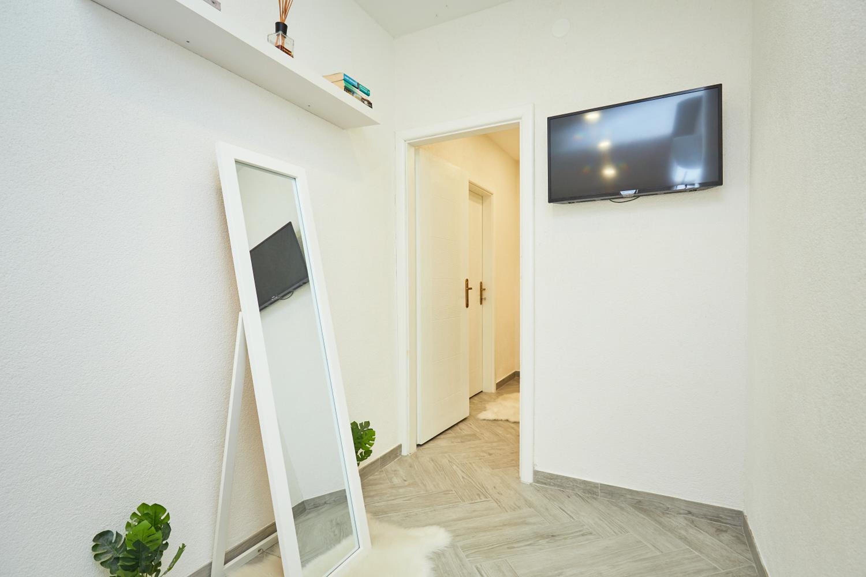 Apartamento de Dois Quartos com Terraço e Vista para o Mar