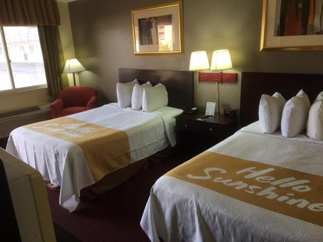 Double Room - Disability Access/Non-Smoking - Photo 2